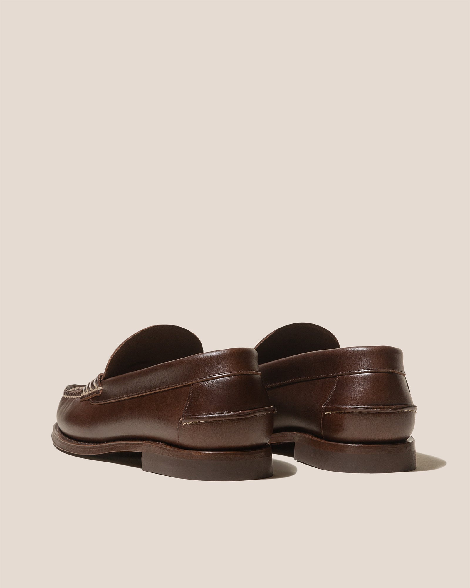 【関税込み】HEREU ブラック Nombela Veg Tan スリッポン NOMBELA VEG TAN - Men's Interwoven Detail Slip-on Loafer