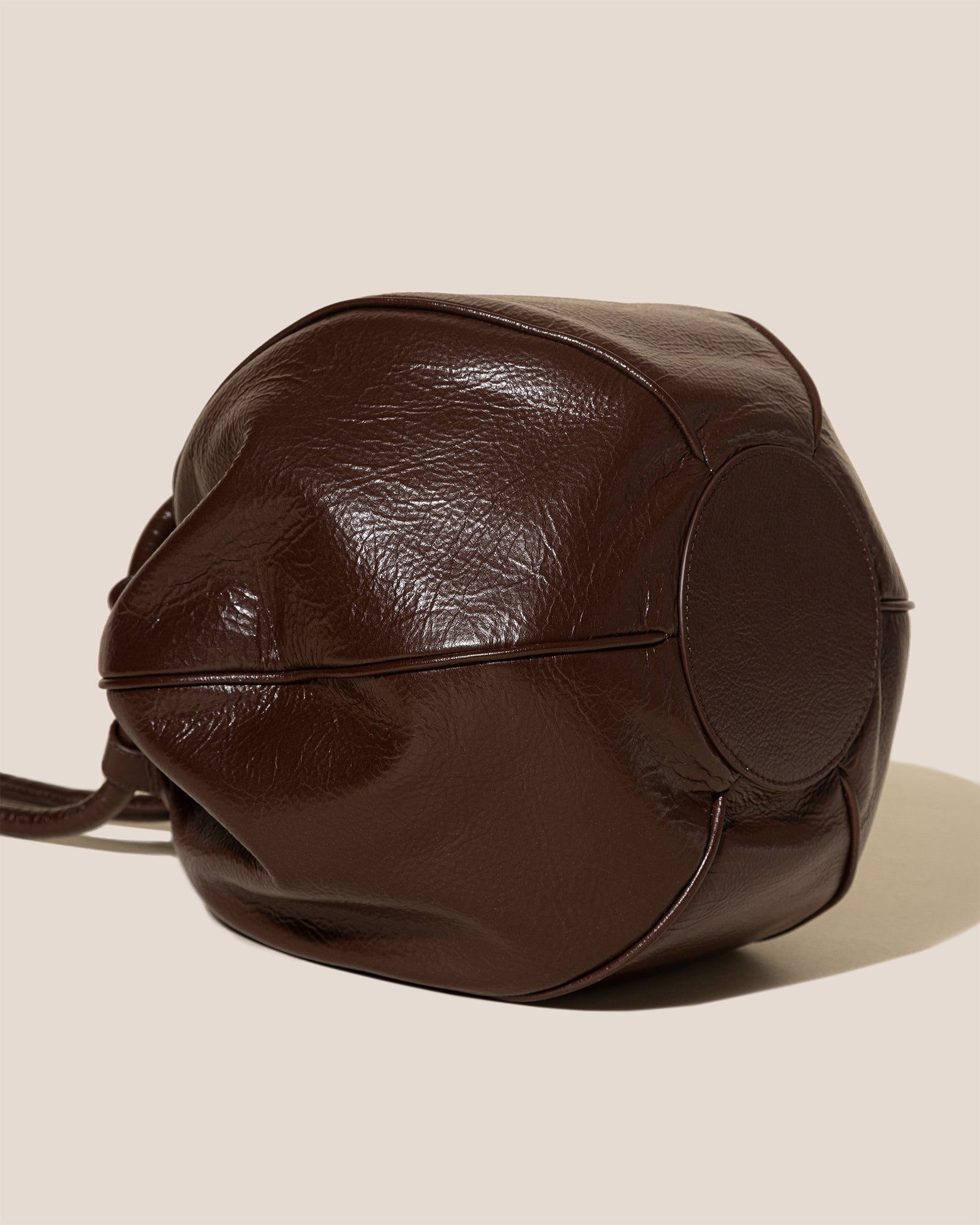 NET-A-PORTER on Instagram: “BALLOON PARTY: Beautifully crafted, @loewe's ' Balloon' bag has a sculptural buc… | Womens purses designer bags, Bags,  Bucket bags outfit