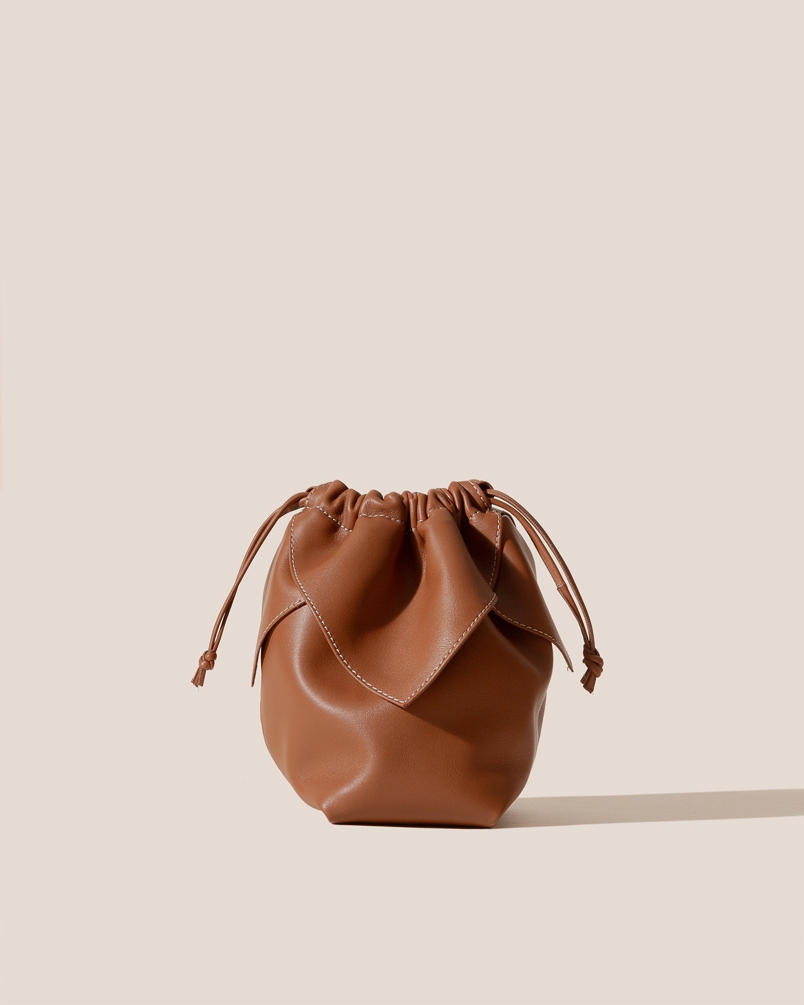 【HEREU】DUIXA CROSSBODY Drawstring Detail Crossbody Bag F0A5007_grande.jpg?v=1740657403