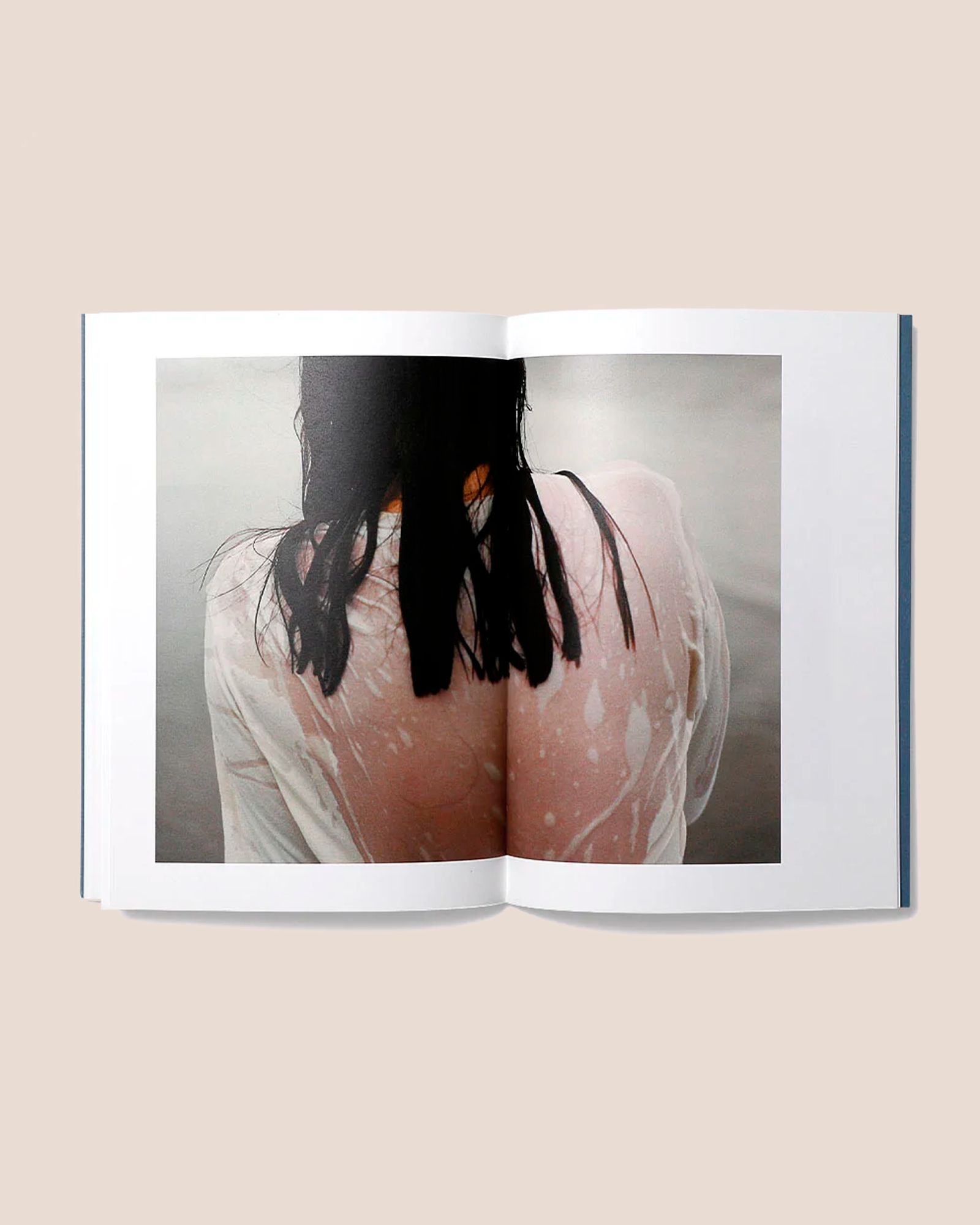 ESTE MAR - Nia Delfau Book