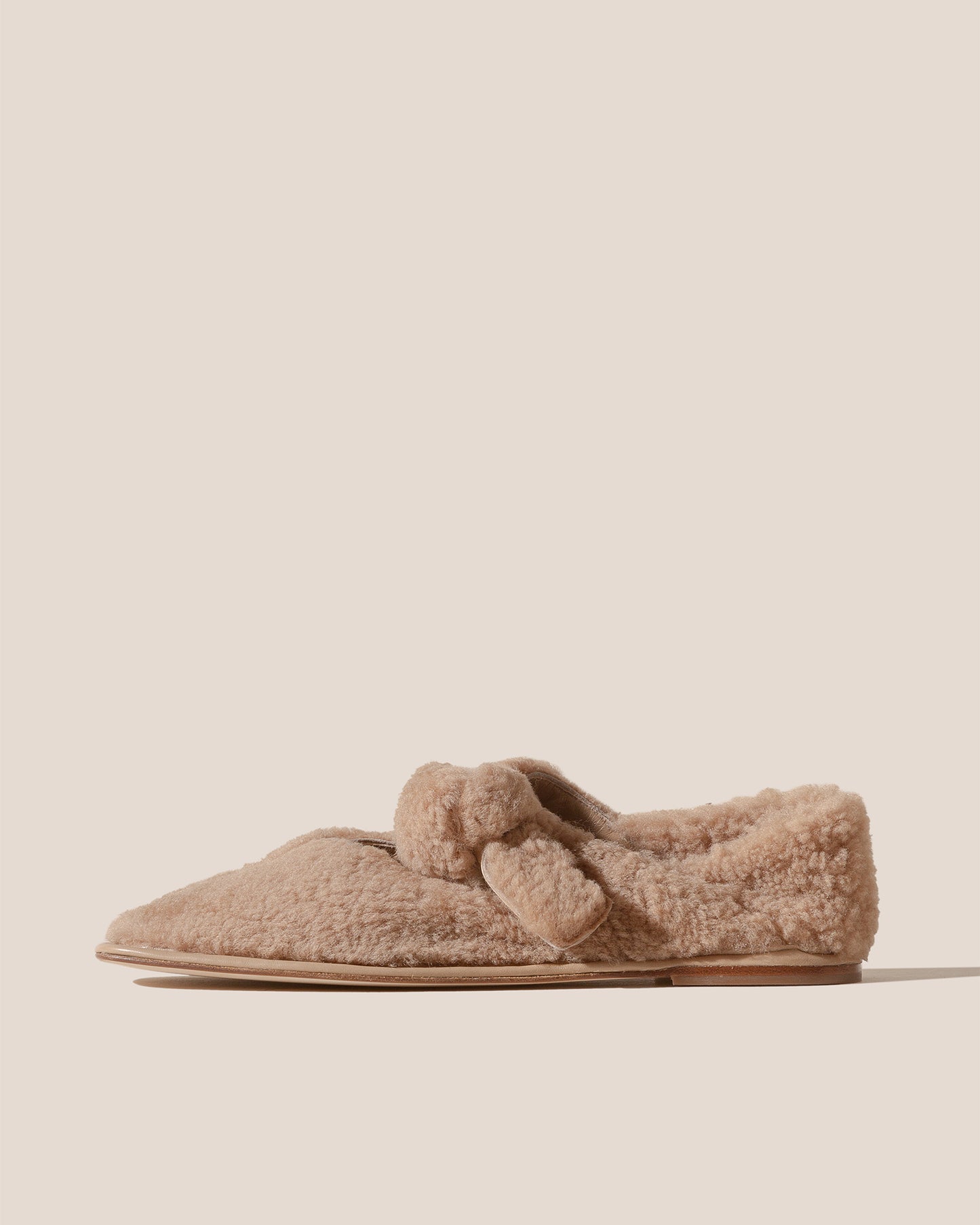 LLASADA CURLY SHEARLING - Front-Knot Pump