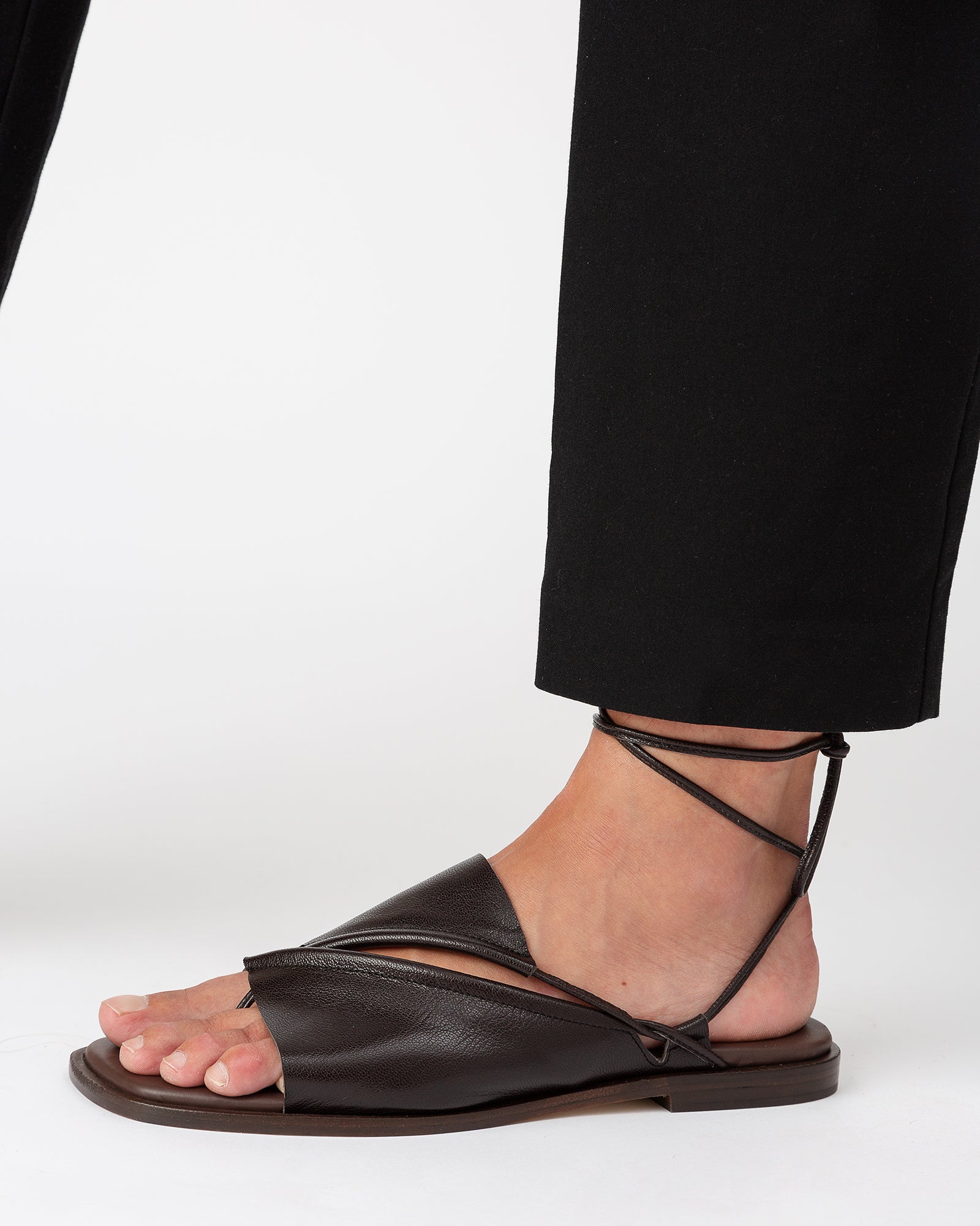 CLAVA ANKLE SUPPLE SHINY - Ankle Laced Asymmetrical Sandal