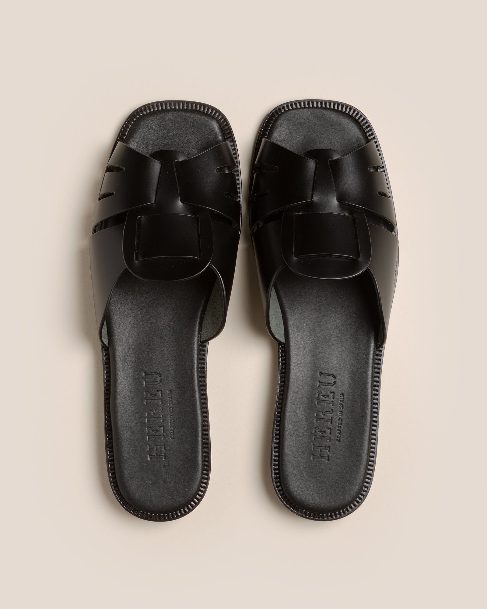 Hereu Ancora スクエアトゥ レザー スライド フラット サンダル ANCORA SQUARED SLIDE - Fisherman Slide – Hereu Studio