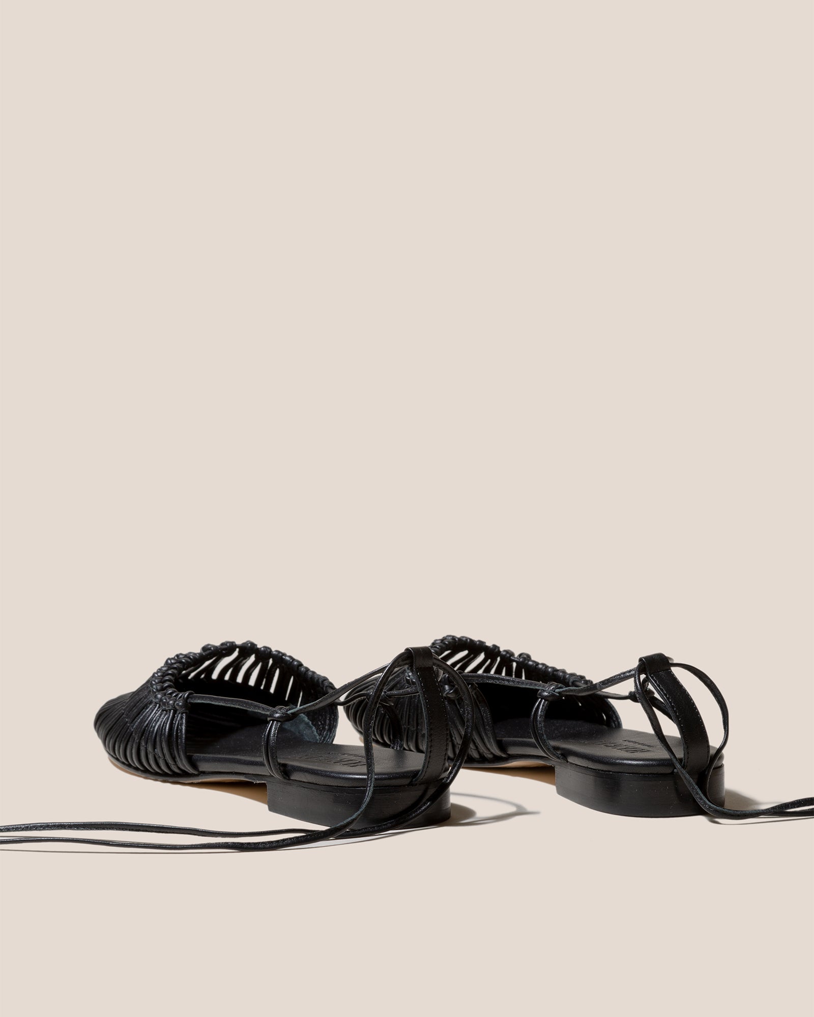 MANTERA - Round-Toe Knotted Sandal