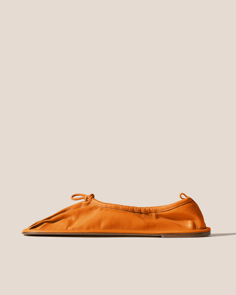 PUNTERA SUPPLE SHINY - Pleated-Toe Pump – Hereu Studio