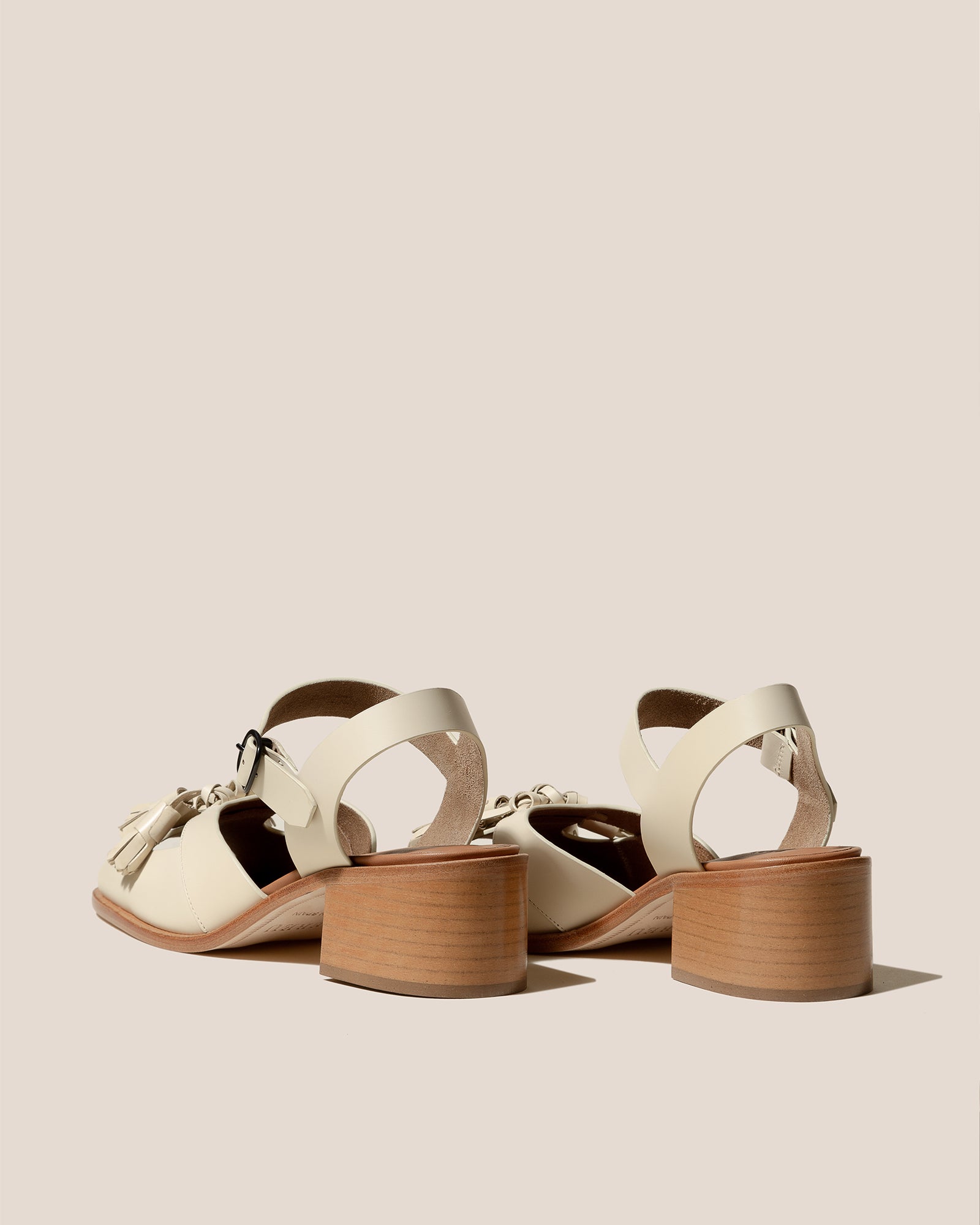 シューズ・サンダルその他 HEREU Woman High heel shoes White PICAWFS25 WHITE HEREU: High heel shoes woman - White | Hereu flat sandals
