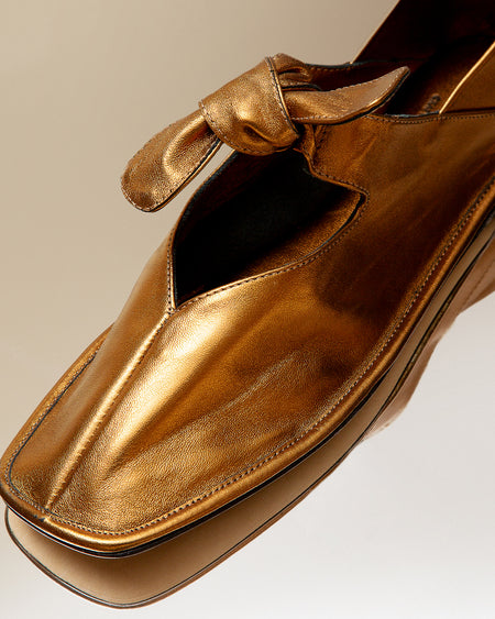 LLASADA METALLIC - Front-Knot Pump