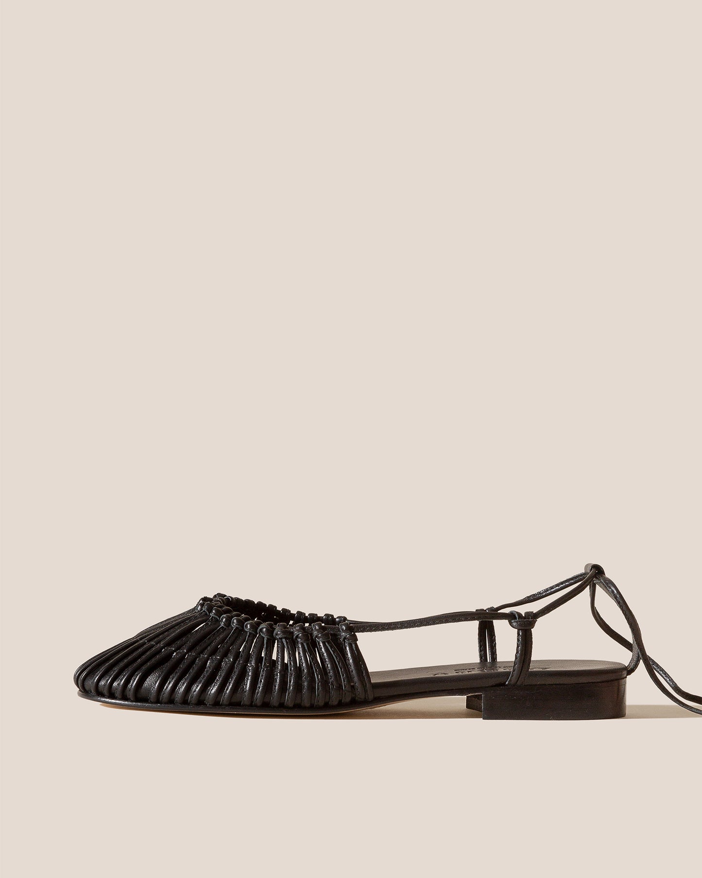 MANTERA - Round-Toe Knotted Sandal