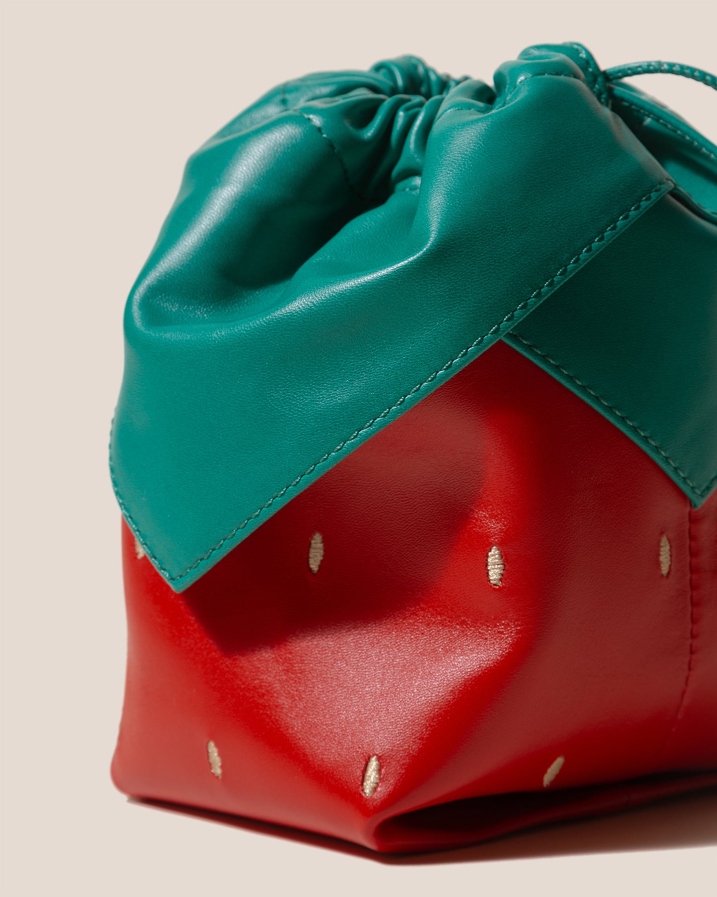 DUIXA - Strawberry-Shaped Leather Drawstring Bag