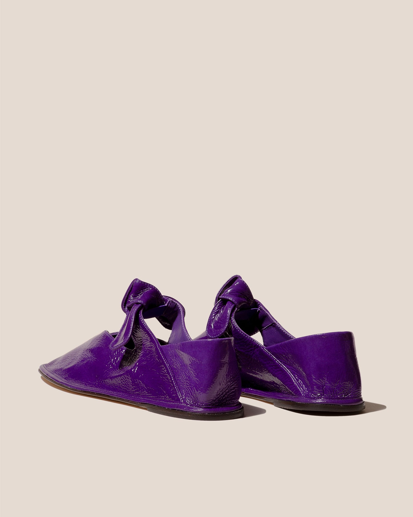 LLASADA CRINKLED GLOSSY - Front-Knot Pump