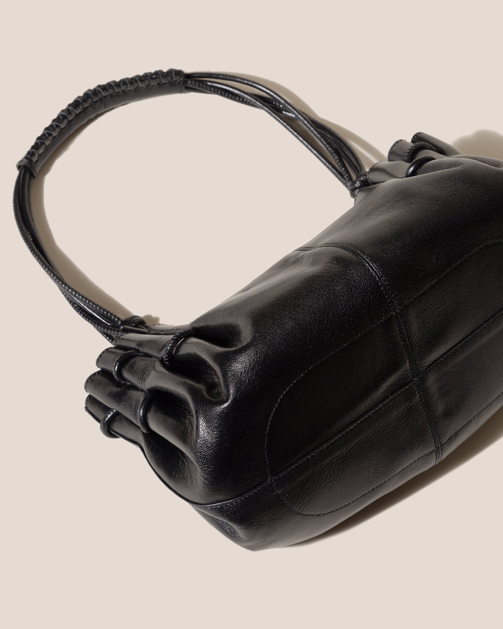 ARTA - Pleated Shoulder Bag – Hereu Studio
