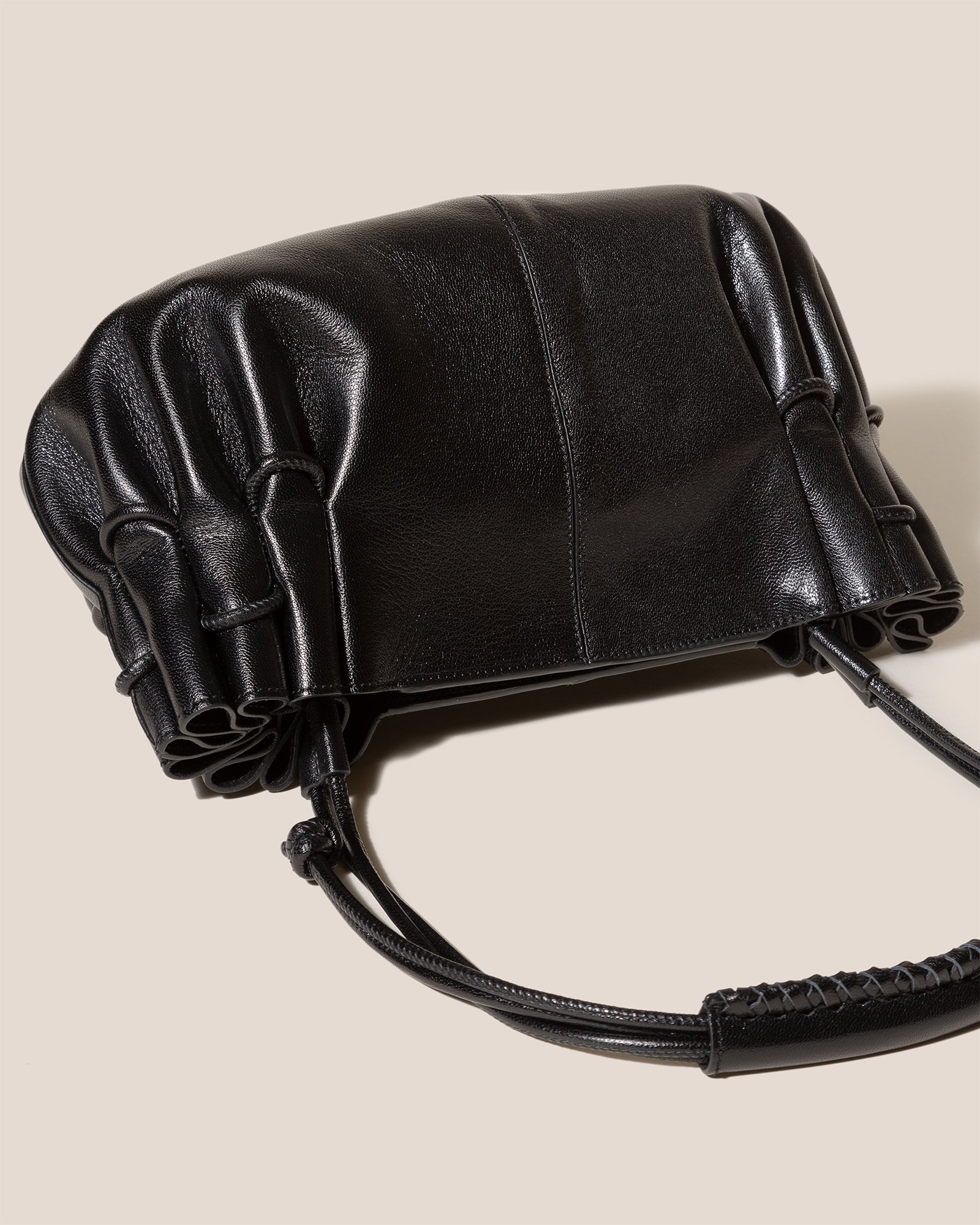 ARTA - Pleated Shoulder Bag – Hereu Studio