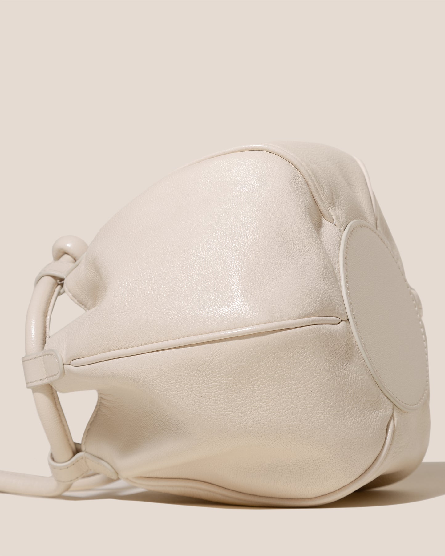 GLOBUL MINI SUPPLE SHINY - Balloon-Shaped Crossbody Bag