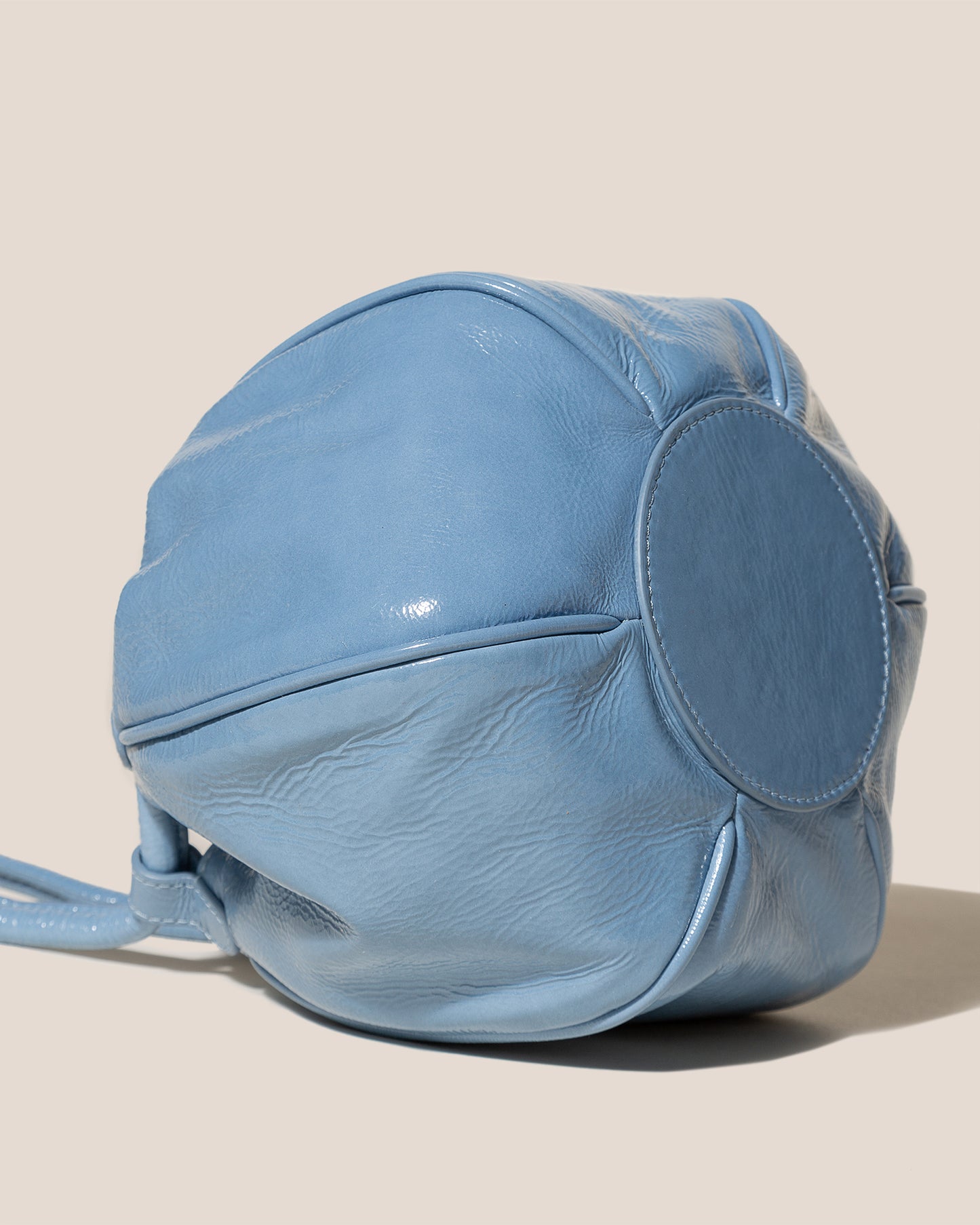 GLOBUL MINI CRINKLED GLOSSY - Balloon-Shaped Crossbody Bag