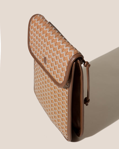 TERRA WOVEN - Square-Flat Crossbody Bag