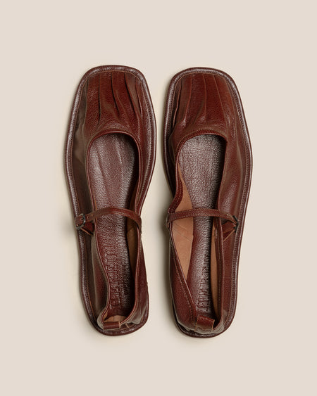 DANSA SUPPLE SHINY - Pleated-Toe Mary Jane Pump