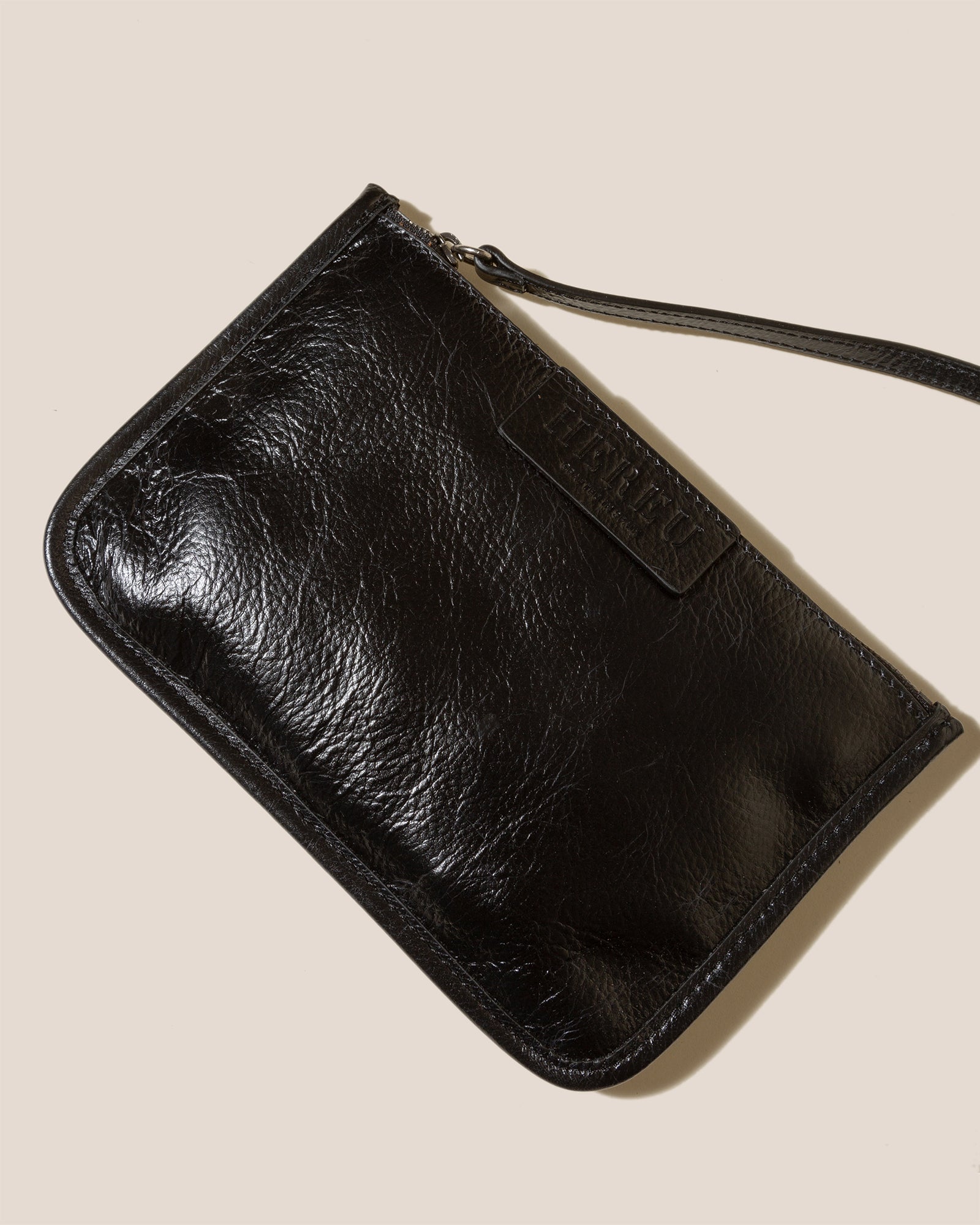 Viani Wristlet - Vintage Distressed Leather – Patricia Nash