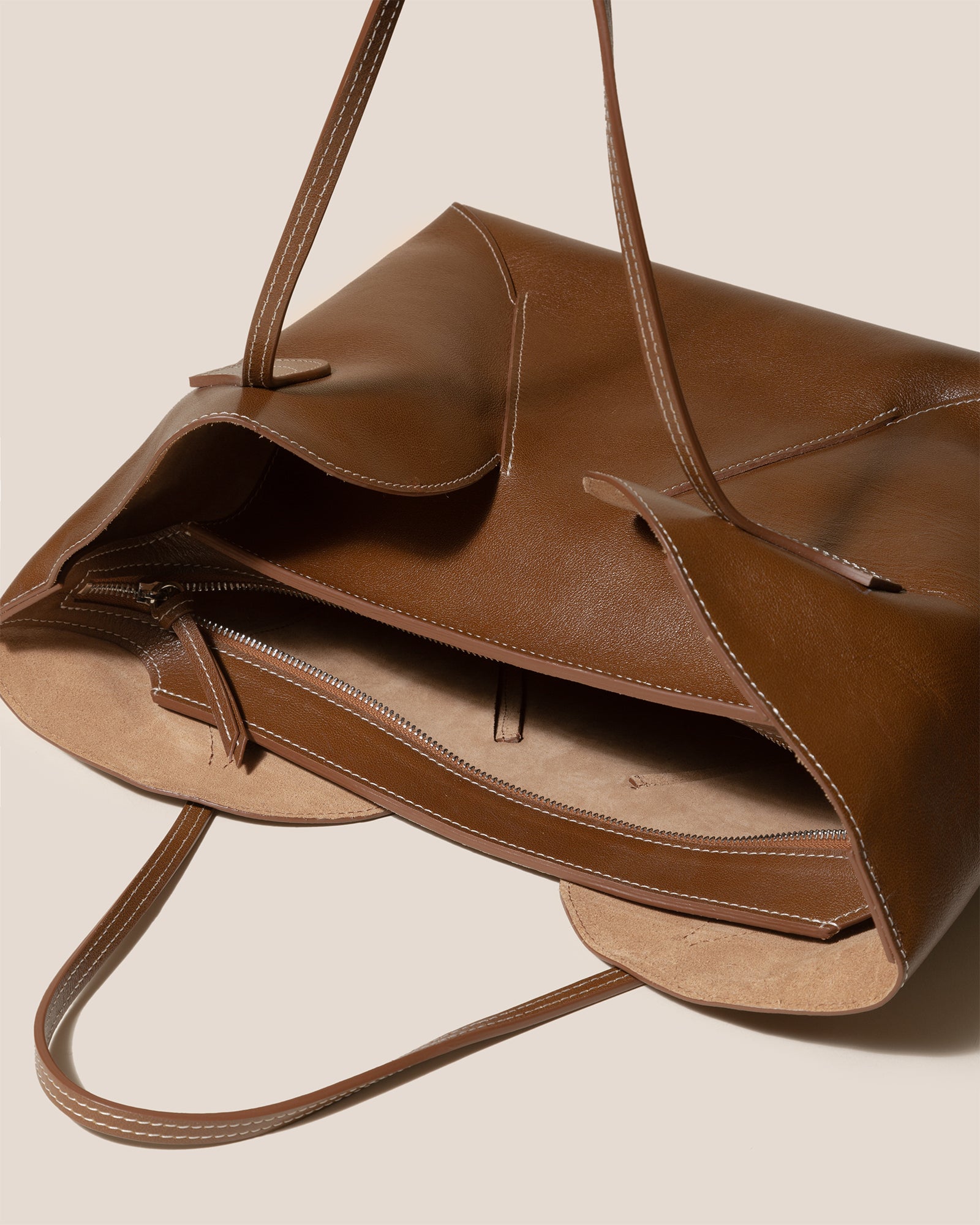 HEREU Tulip Shape Zipped Tote Bag【関税送料込】 SEPAL - Tulip Shape Zipped Tote Bag – Hereu Studio