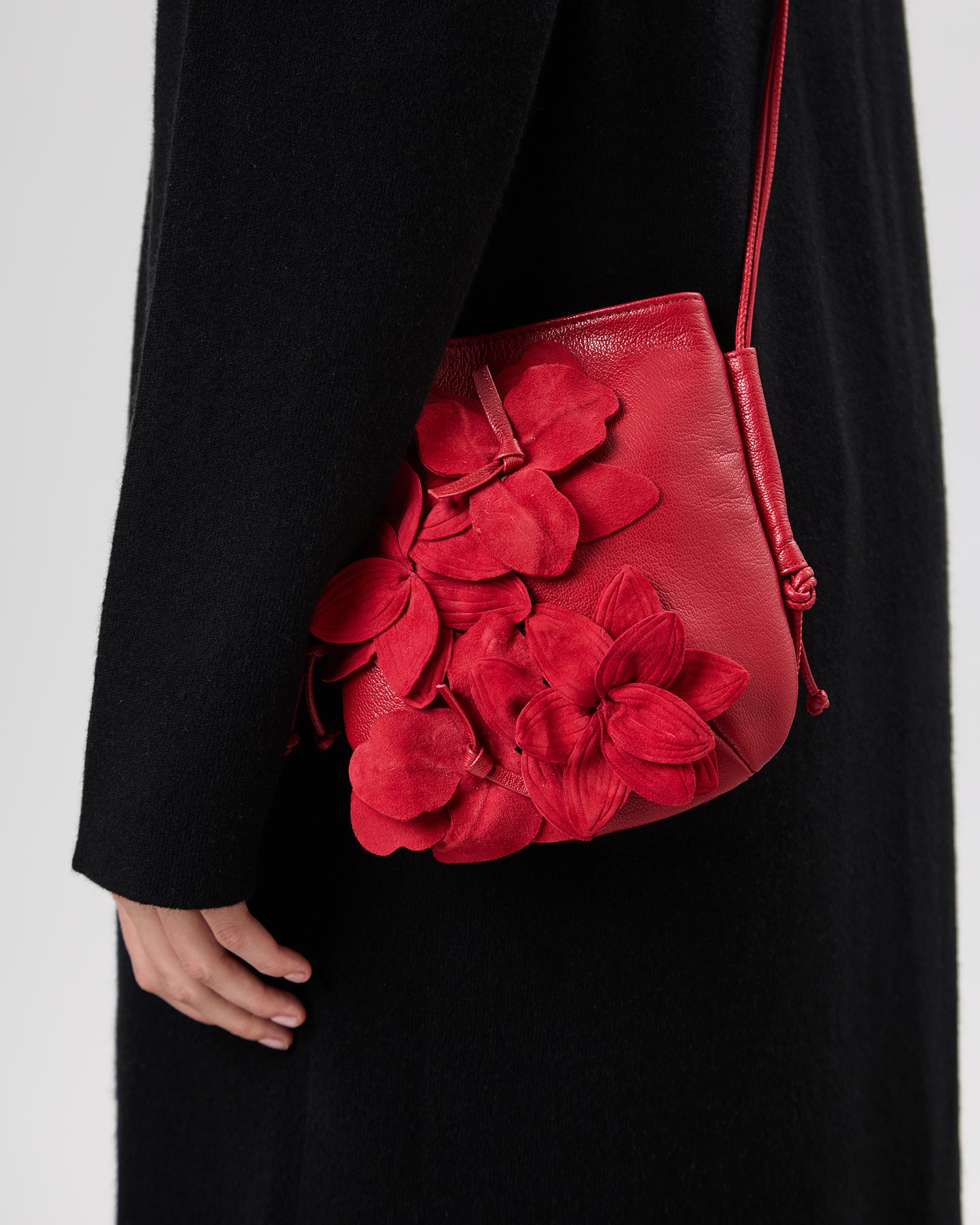 FLORIT - Flower-Detail Crossbody Bag – Hereu Studio
