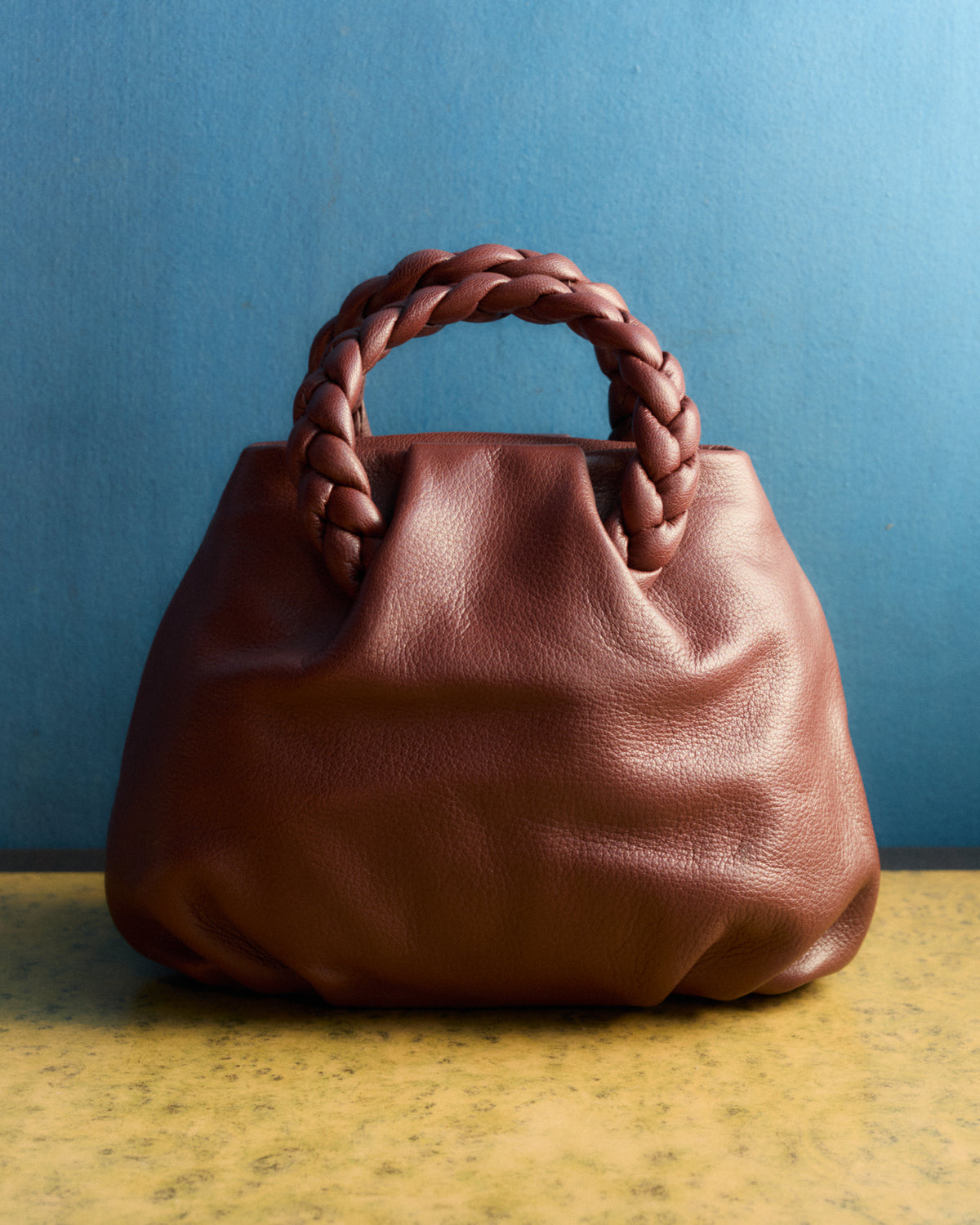 BOMBON M SUPPLE SHINY - Medium Plaited-handle Leather Handbag 