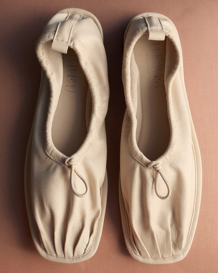 PUNTERA SUPPLE SHINY - Pleated-Toe Pump