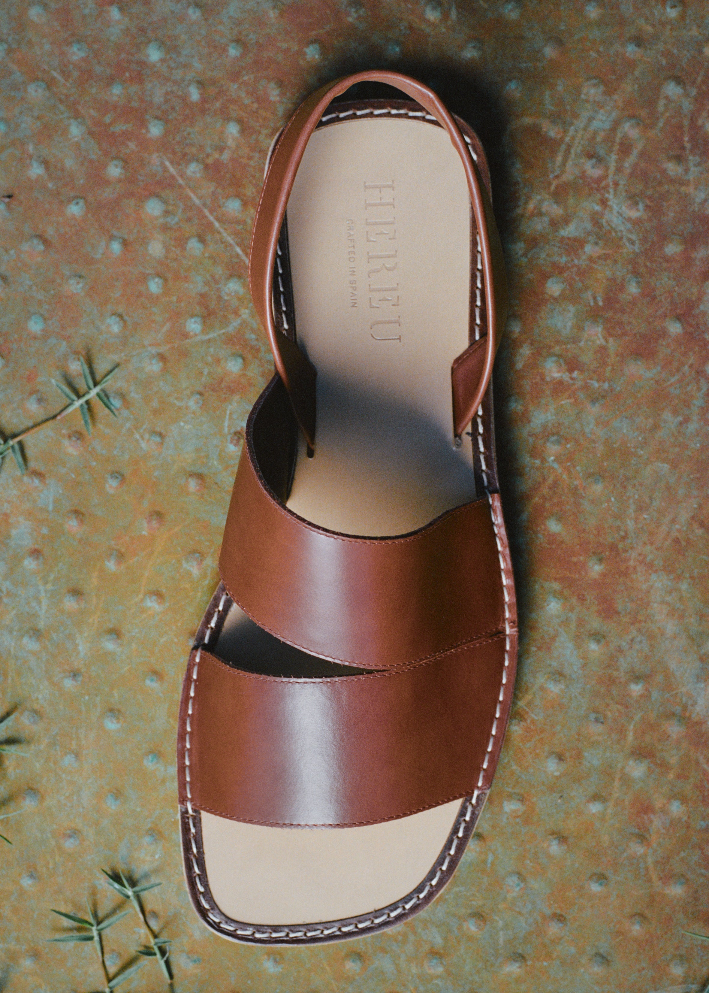 ALOC RUBBER - Men's Asymmetrical Sandal