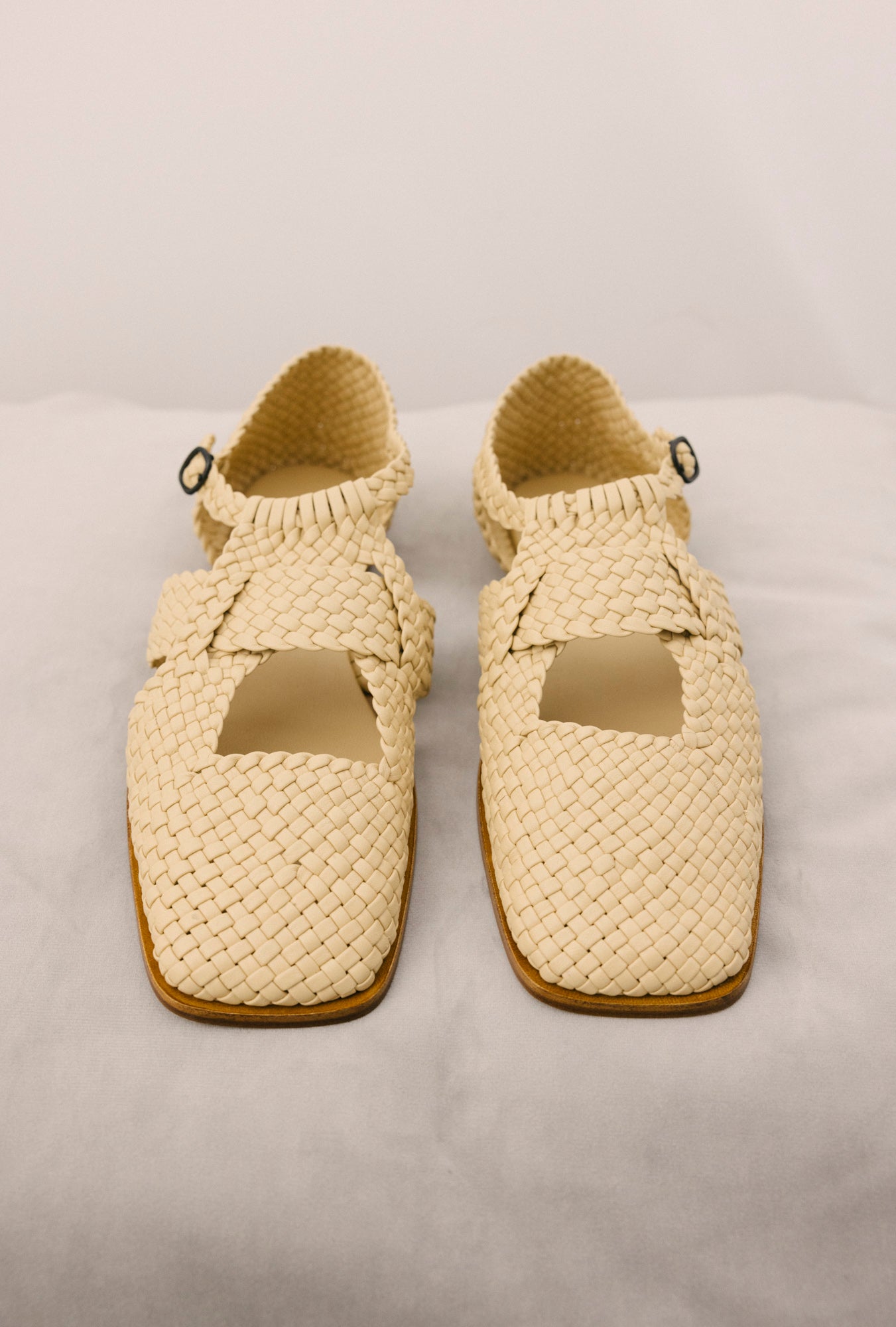 SERRA - Woven T-Bar Sandal