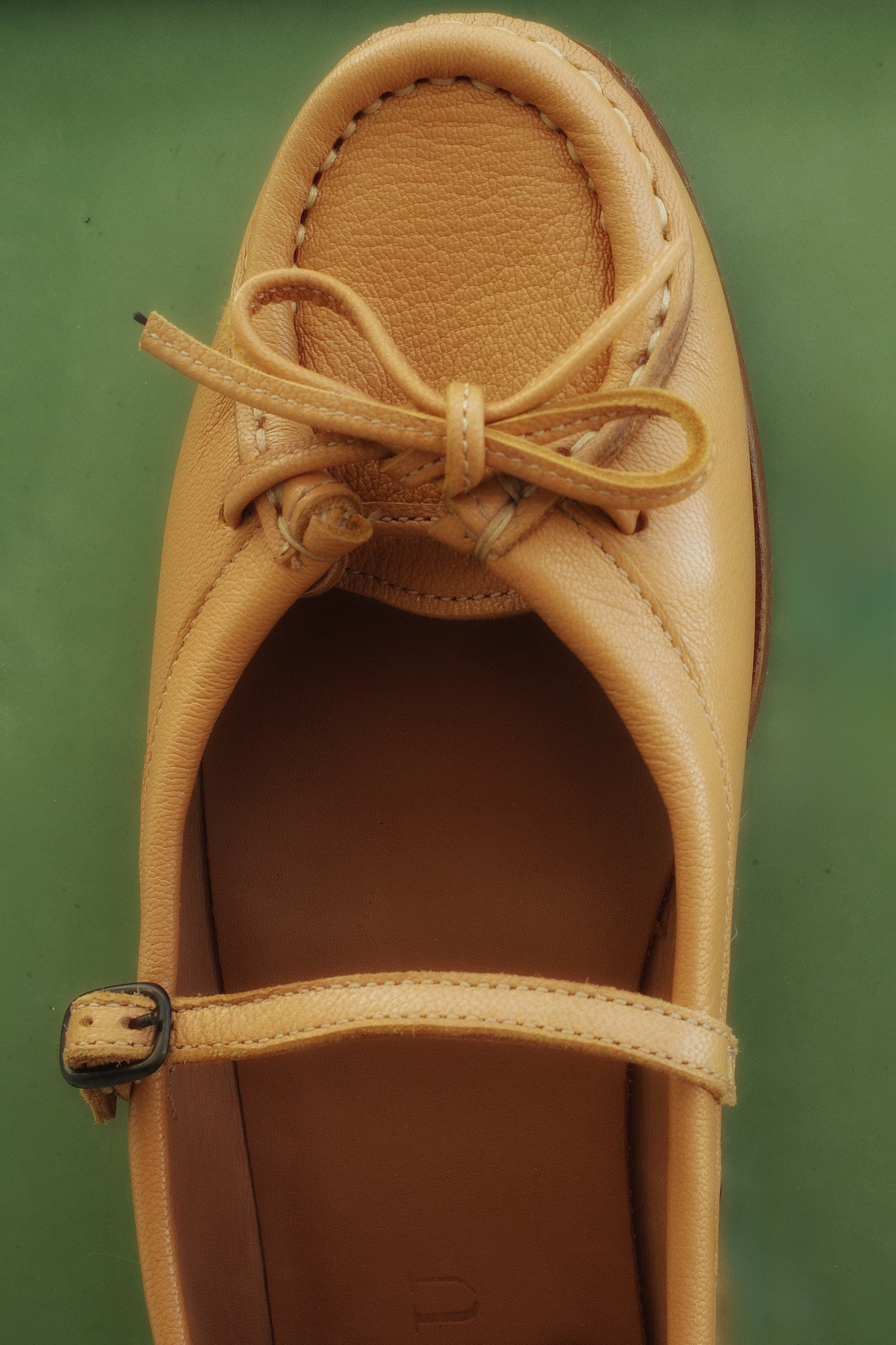 ROSES SUPPLE SHINY - Bound Moccasin Mary Jane