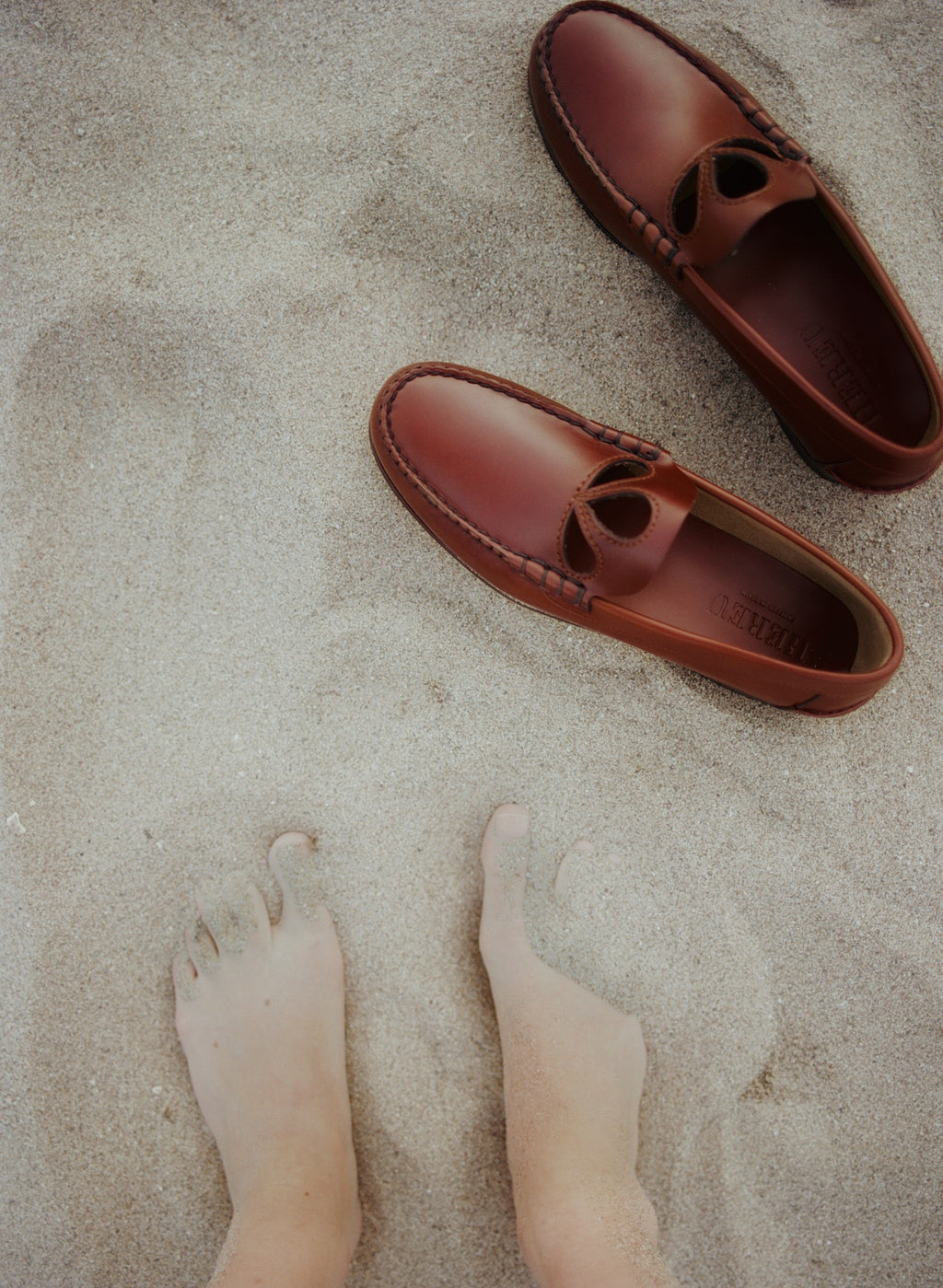 ANANCLA - Cut-Out Slip-On Loafer