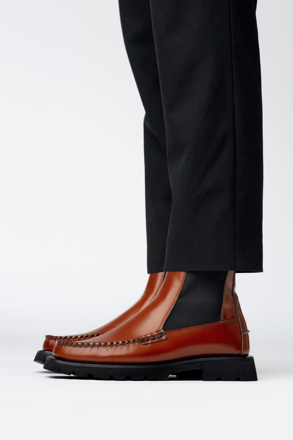 ALDA SPORT - Men's Tread Sole Low-calf Chelsea Boot