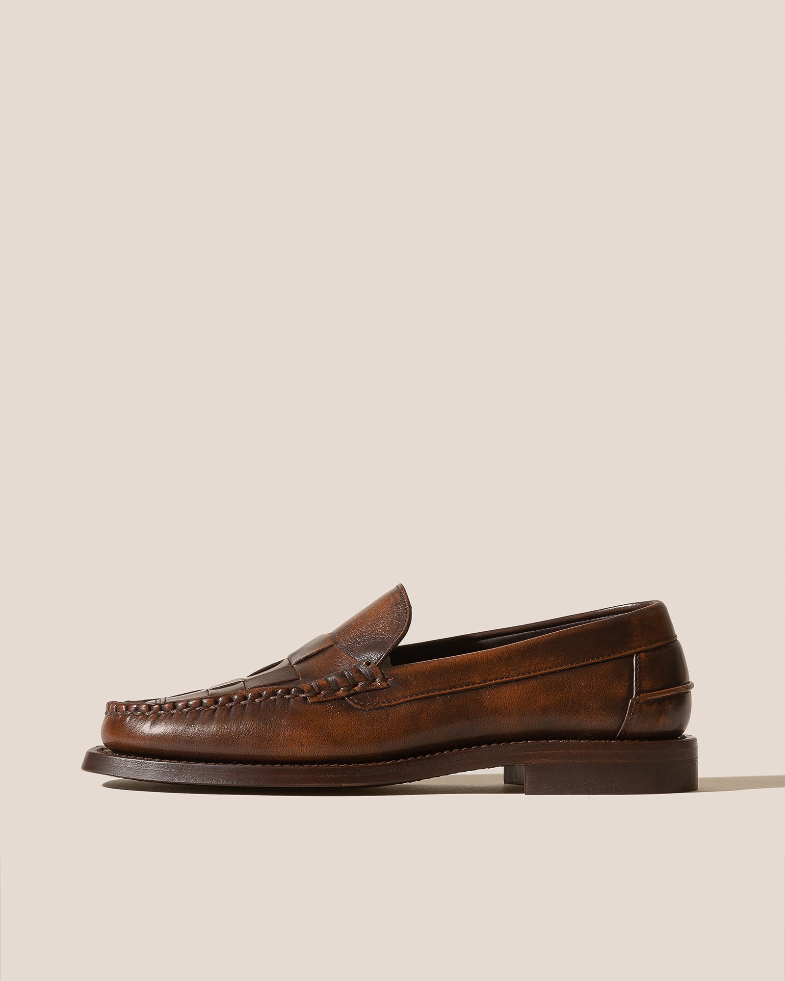 スペイン発♪HEREU☆Interwoven-detail Slip-on Loafer[追跡込] NOMBELA DUOTONE - Interwoven Detail Slip-on Loafer – Hereu