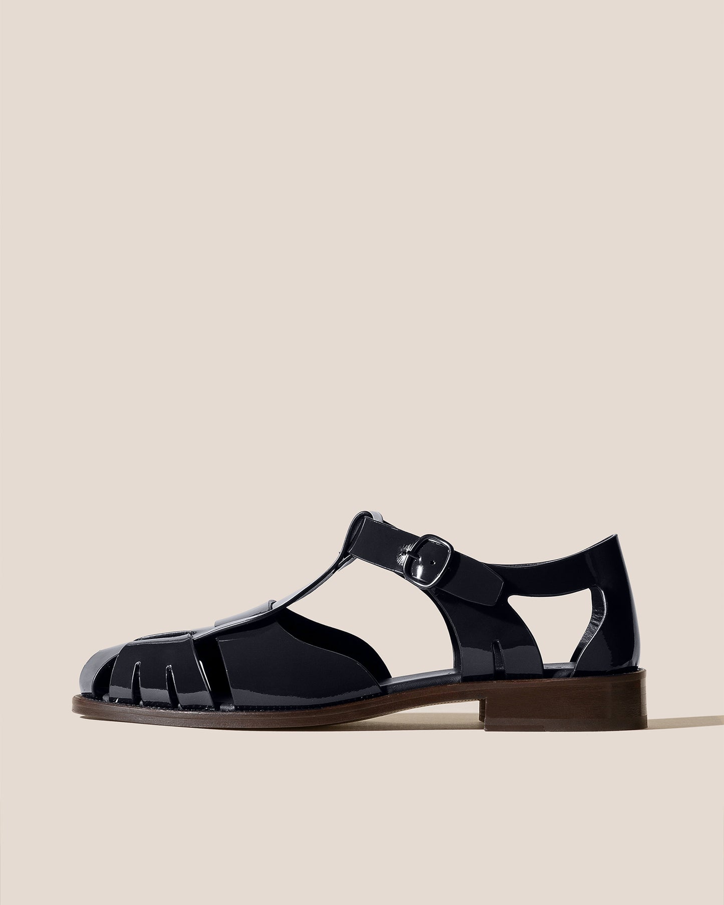 PESCA CRINKLED GLOSSY - Fisherman Sandal