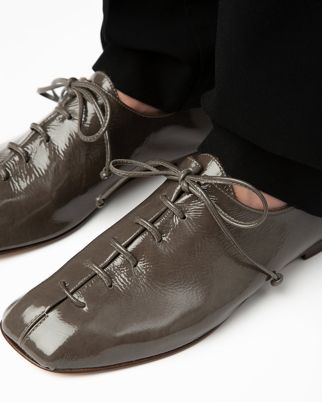 PLEGADA CRINKLED GLOSSY - Deconstructed Lace-up Shoe
