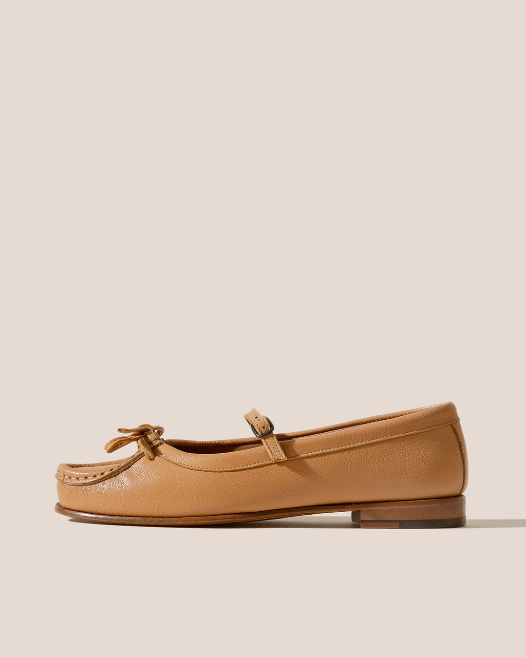 ROSES SUPPLE SHINY - Bound Moccasin Mary Jane