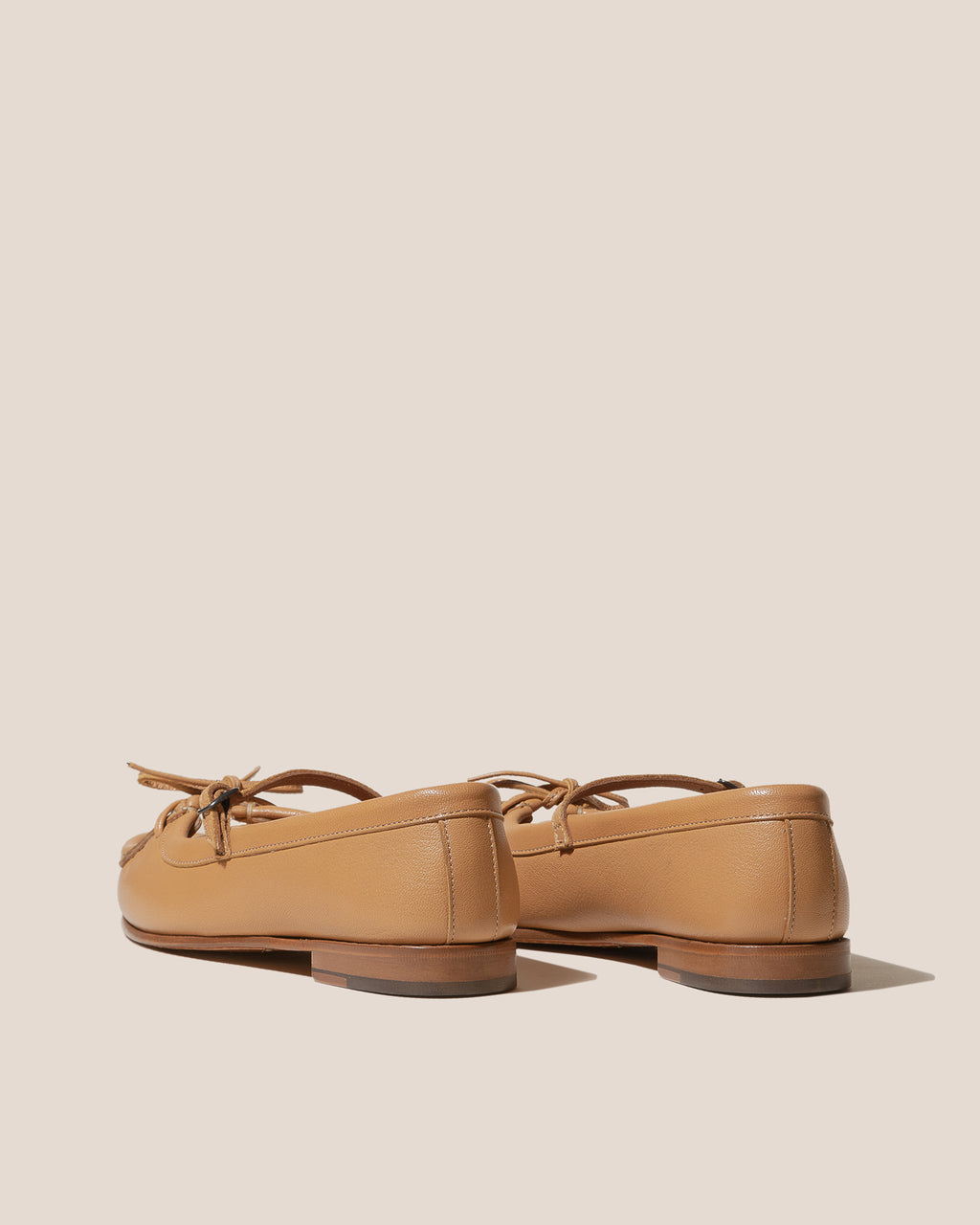 ROSES SUPPLE SHINY - Bound Moccasin Mary Jane