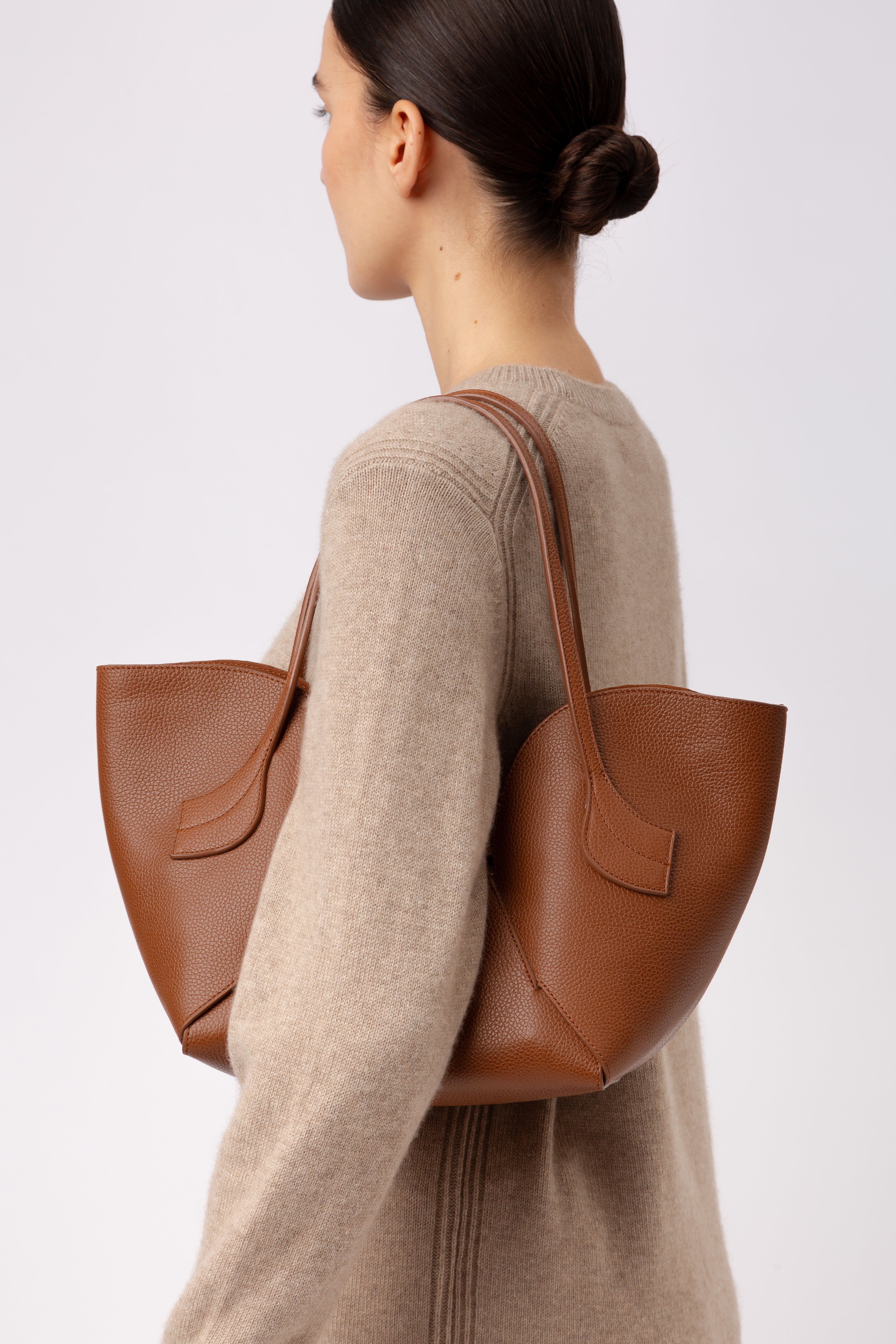 SEPAL S GRAINY - Tulip Shape Zipped Tote Bag – Hereu Studio