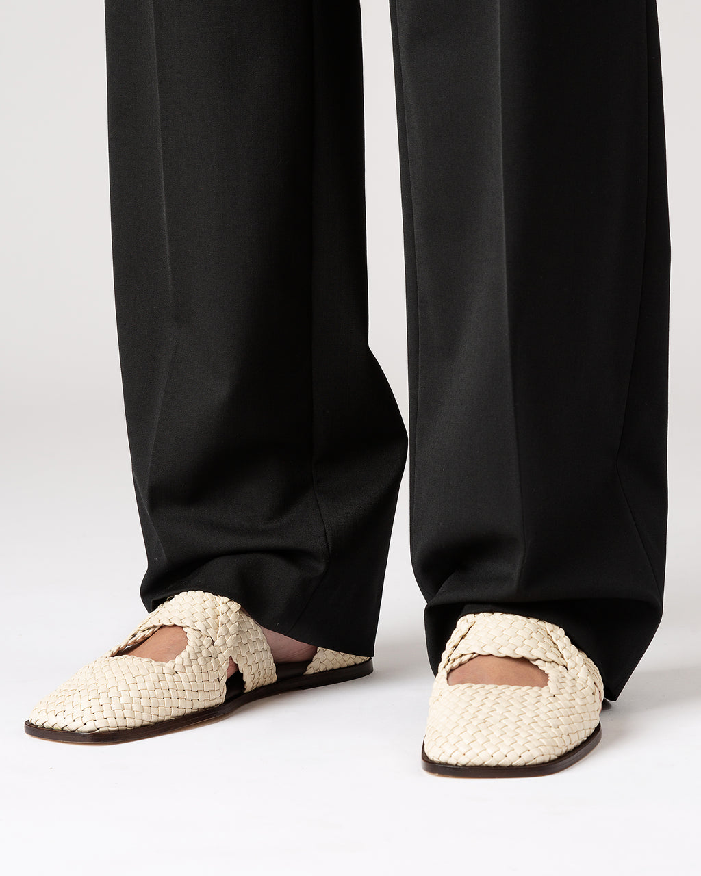SERRA - Woven T-Bar Sandal