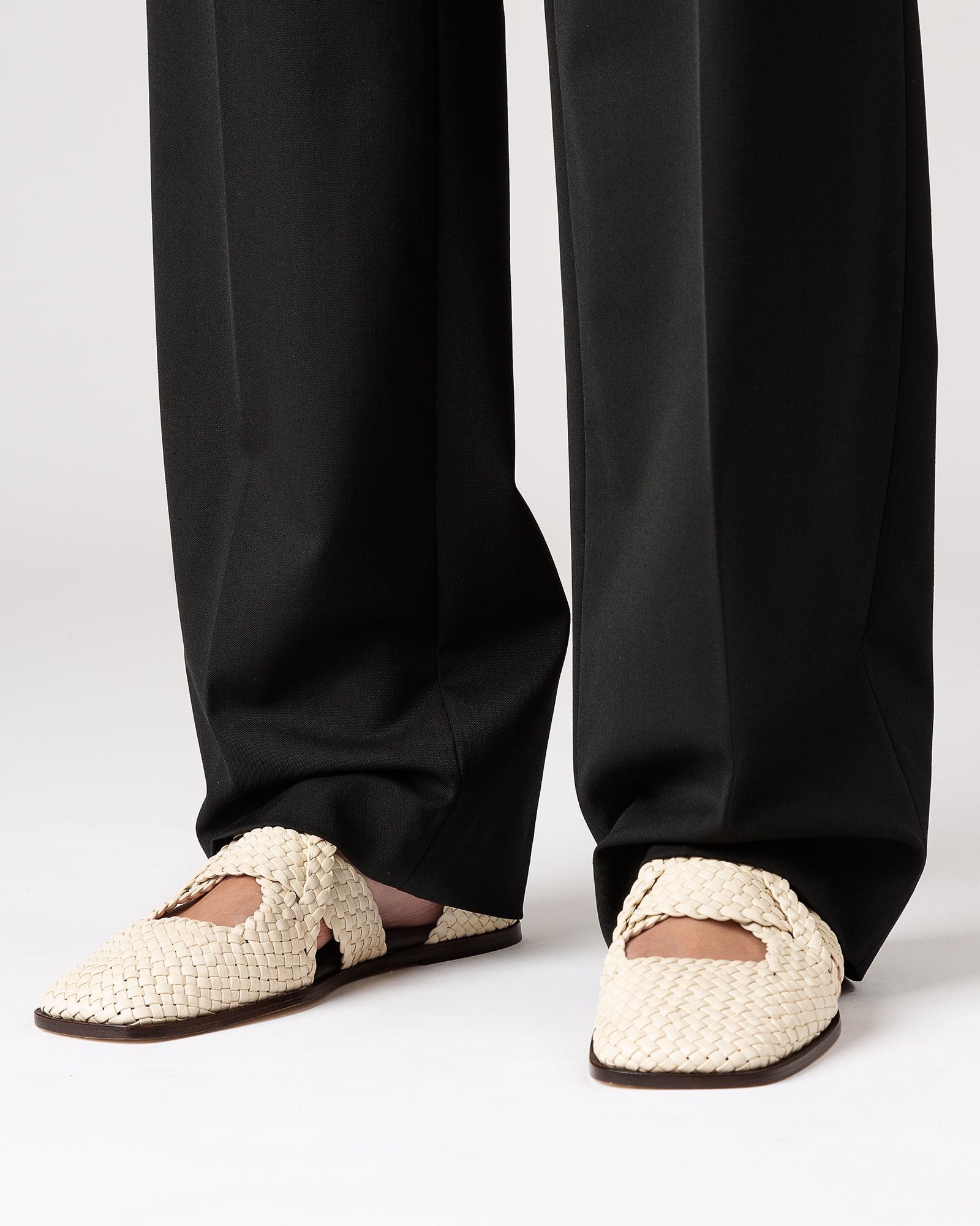 SERRA - Woven T-Bar Sandal
