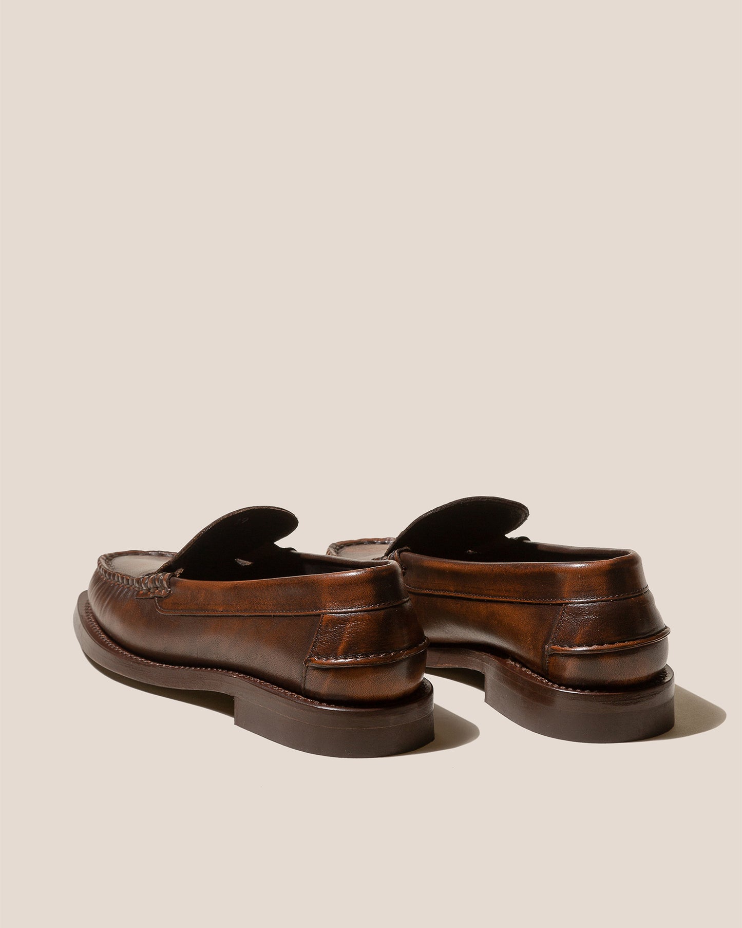 SINEU DUOTONE - Interlaced-detail Slip-on Loafer