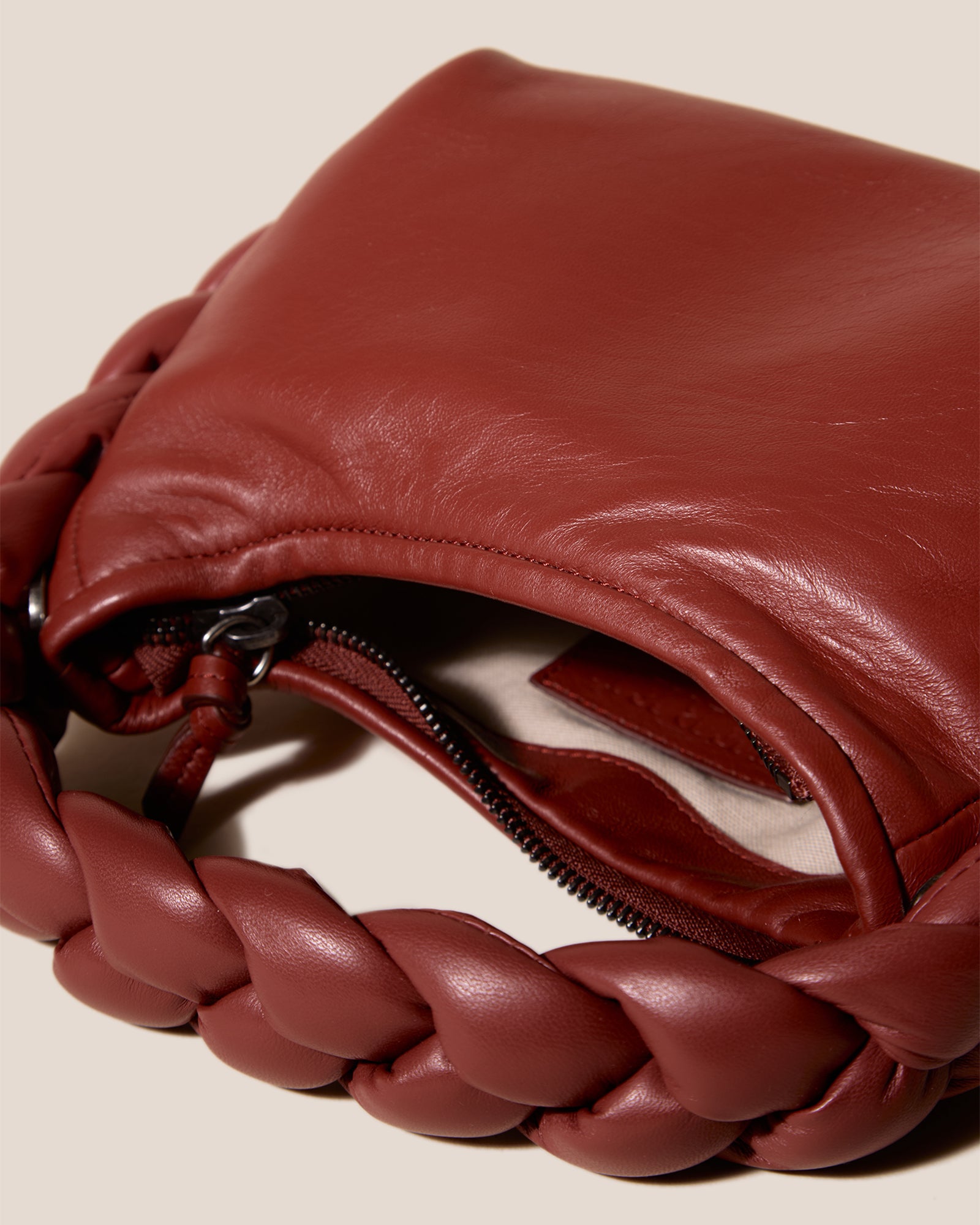 ショルダーバッグ hereu ESPIGA MINI ESPIGA MINI FOULARD - Braided Detail Crossbody Bag – Hereu Studio