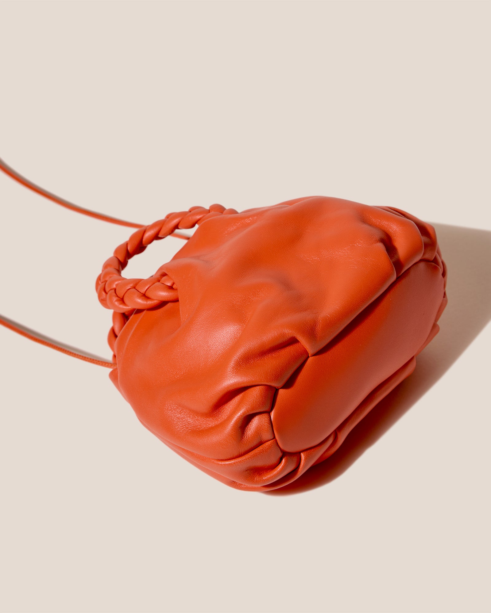 BOMBON - Plaited-handle Leather Handbag – Hereu Studio
