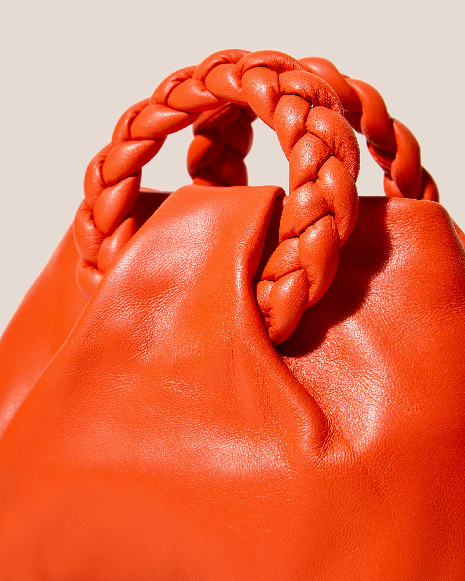 BOMBON - Plaited-handle Leather Handbag – Hereu Studio