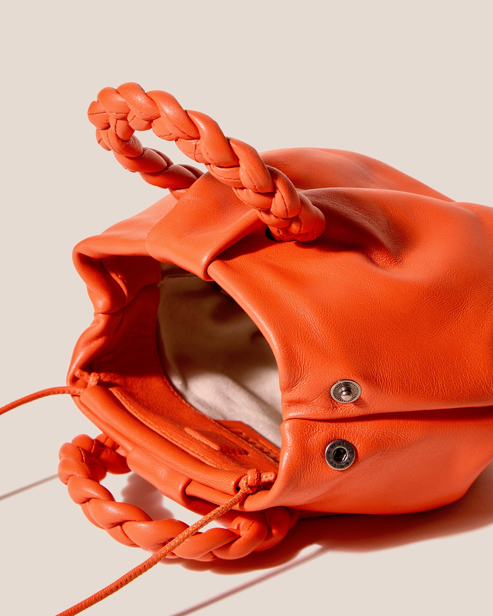 BOMBON - Plaited-handle Leather Handbag – Hereu Studio