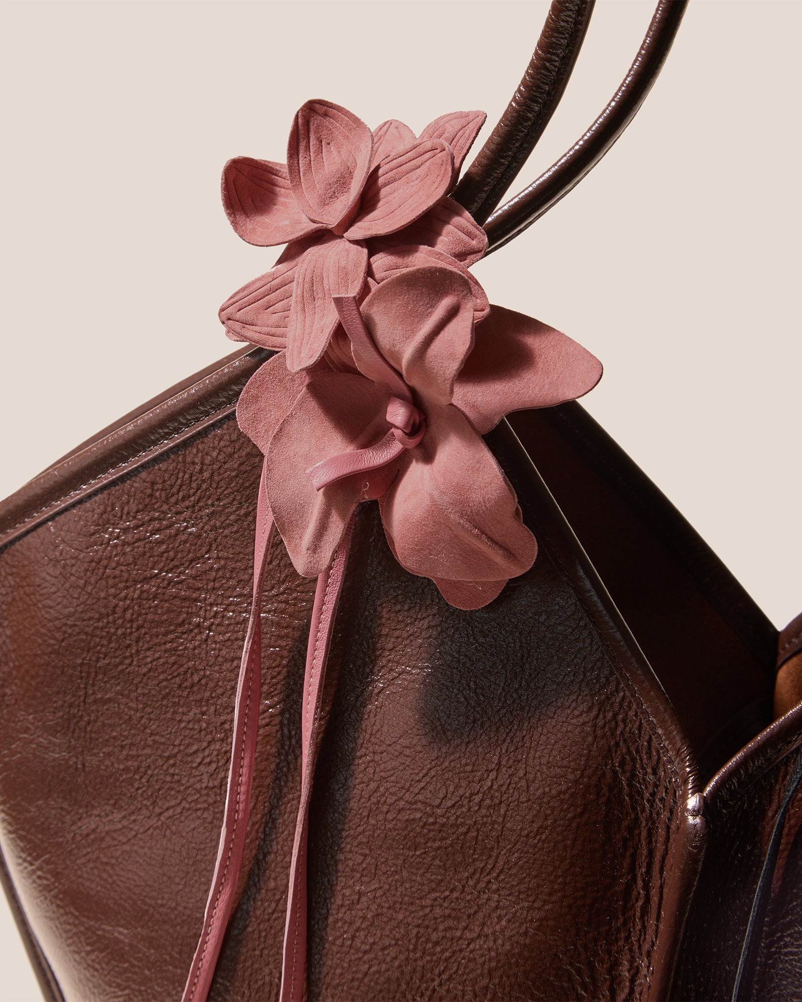 COROLA - Flower Charm with Leather Strap