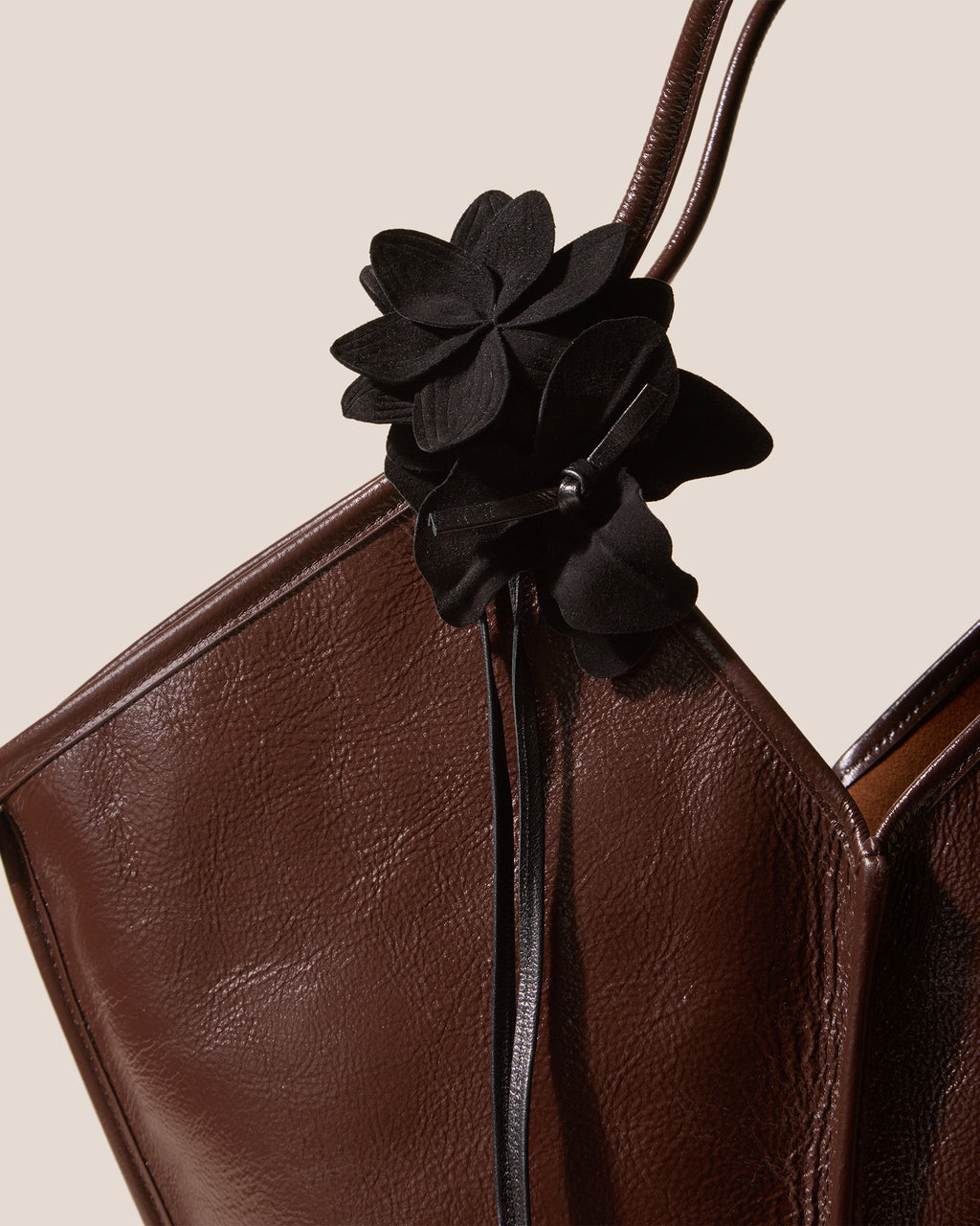 COROLA - Flower Charm with Leather Strap