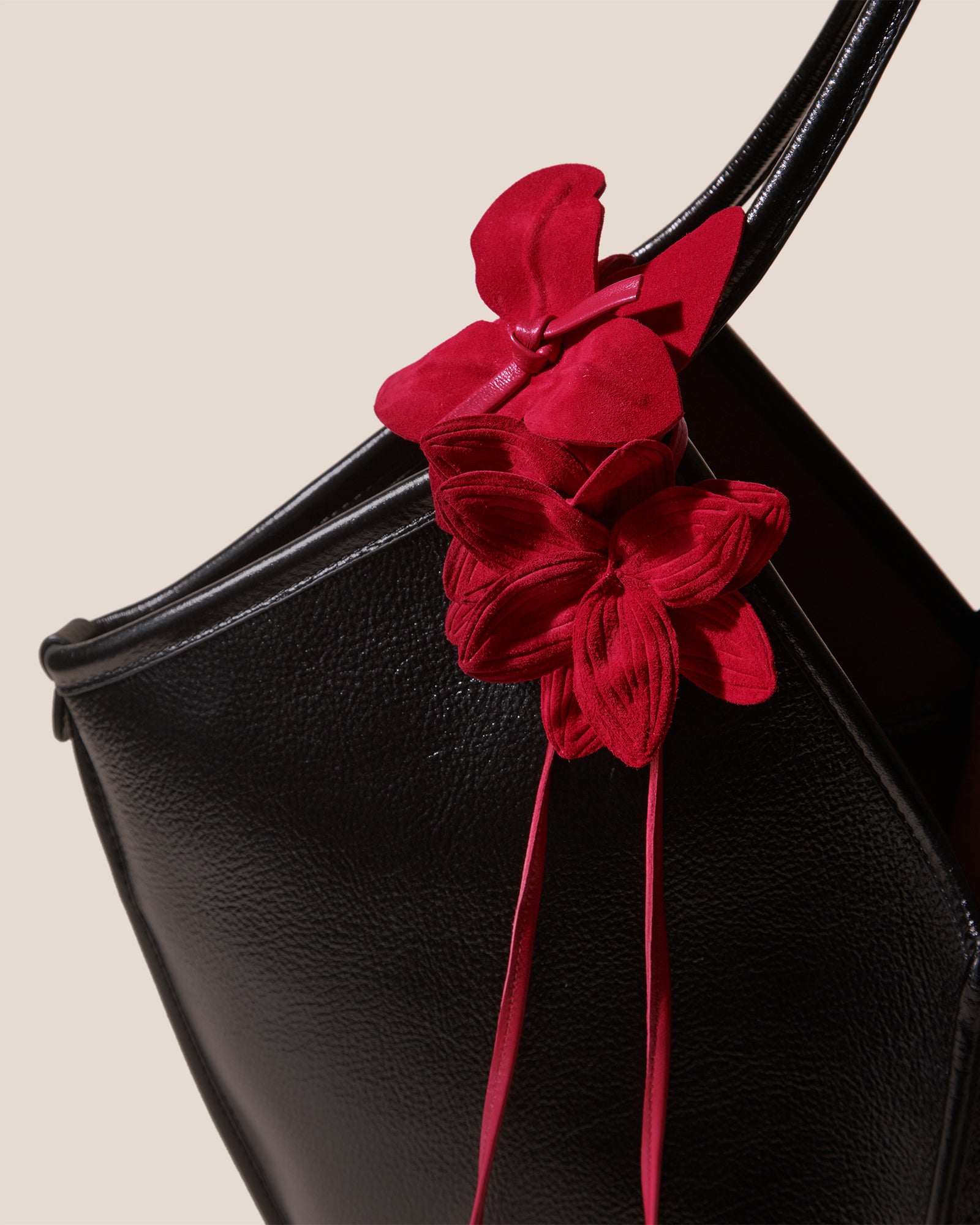 COROLA - Flower Charm with Leather Strap