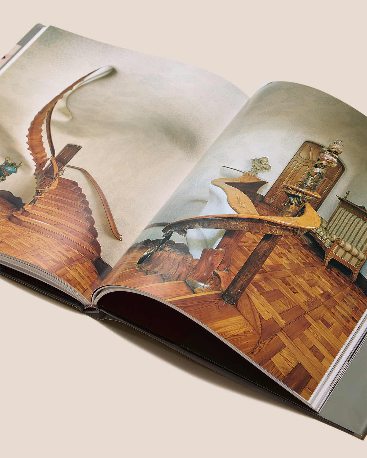 ANTONI GAUDÍ - Ignasi de Solà-Morales Book