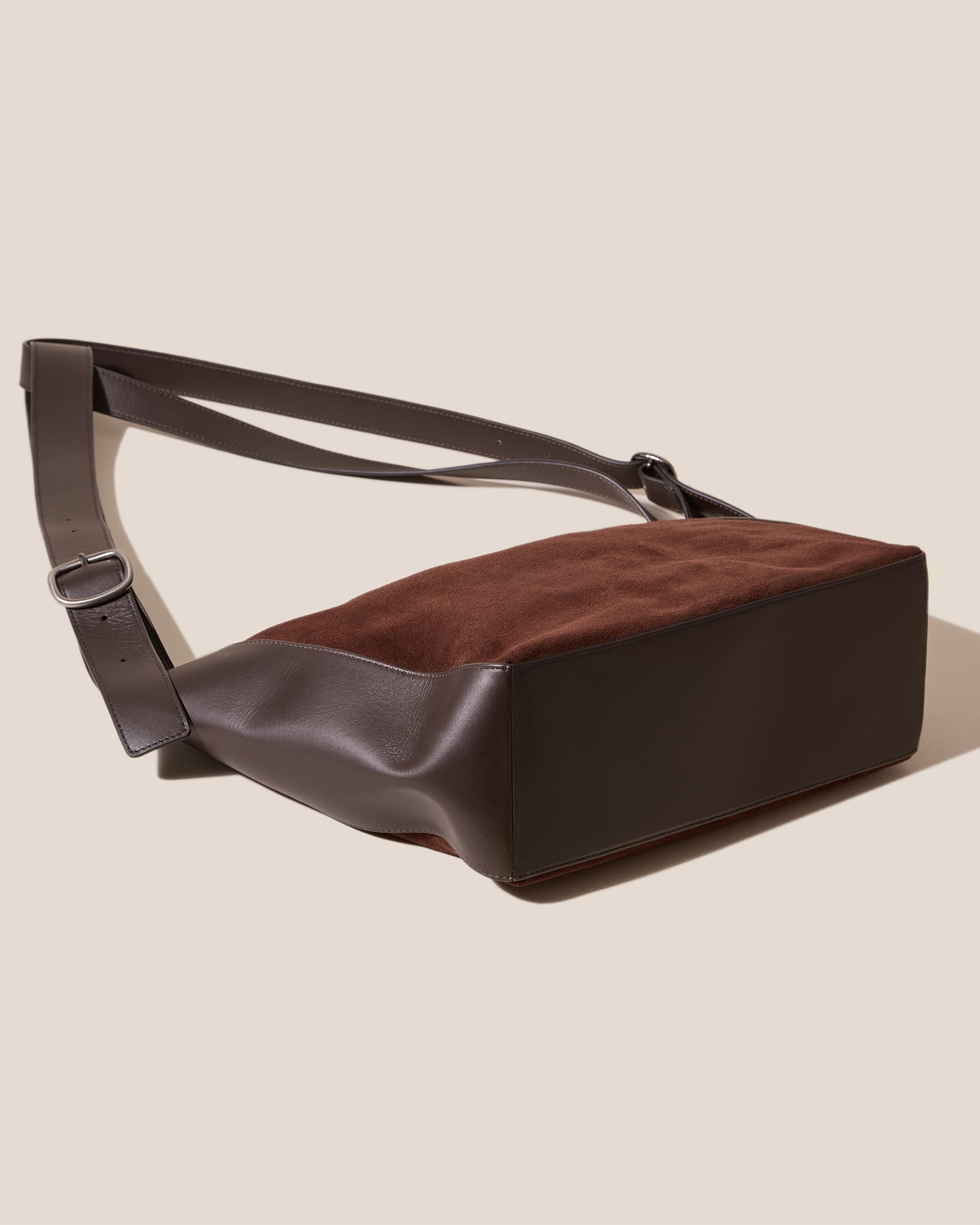 VINCLE SUEDE - Messenger Bag