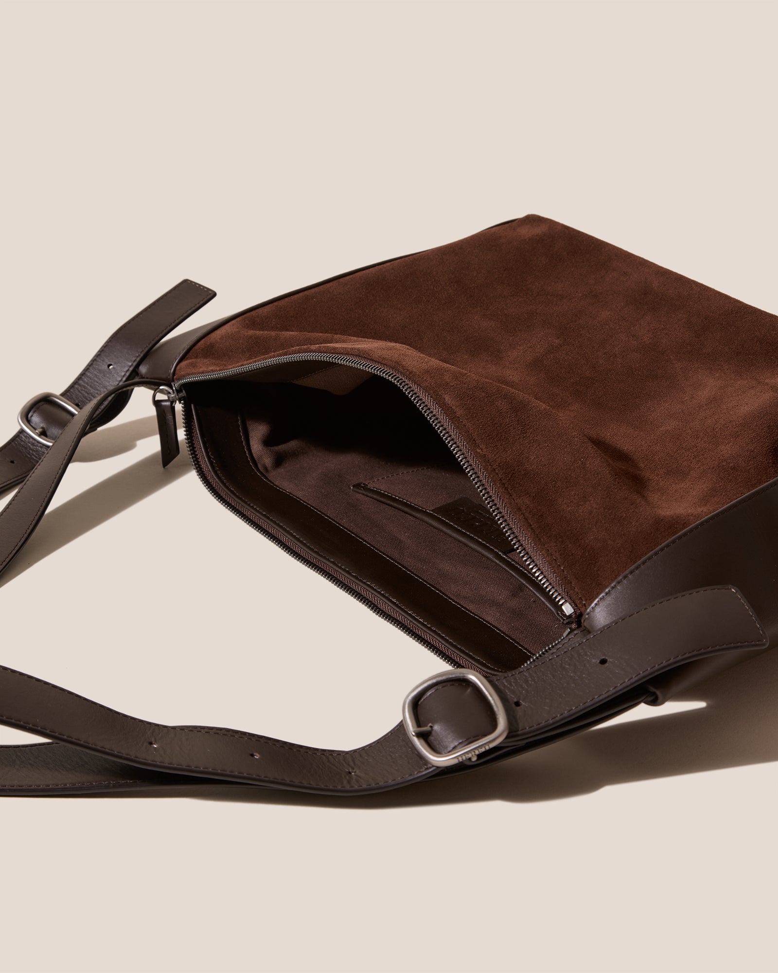 VINCLE SUEDE - Messenger Bag