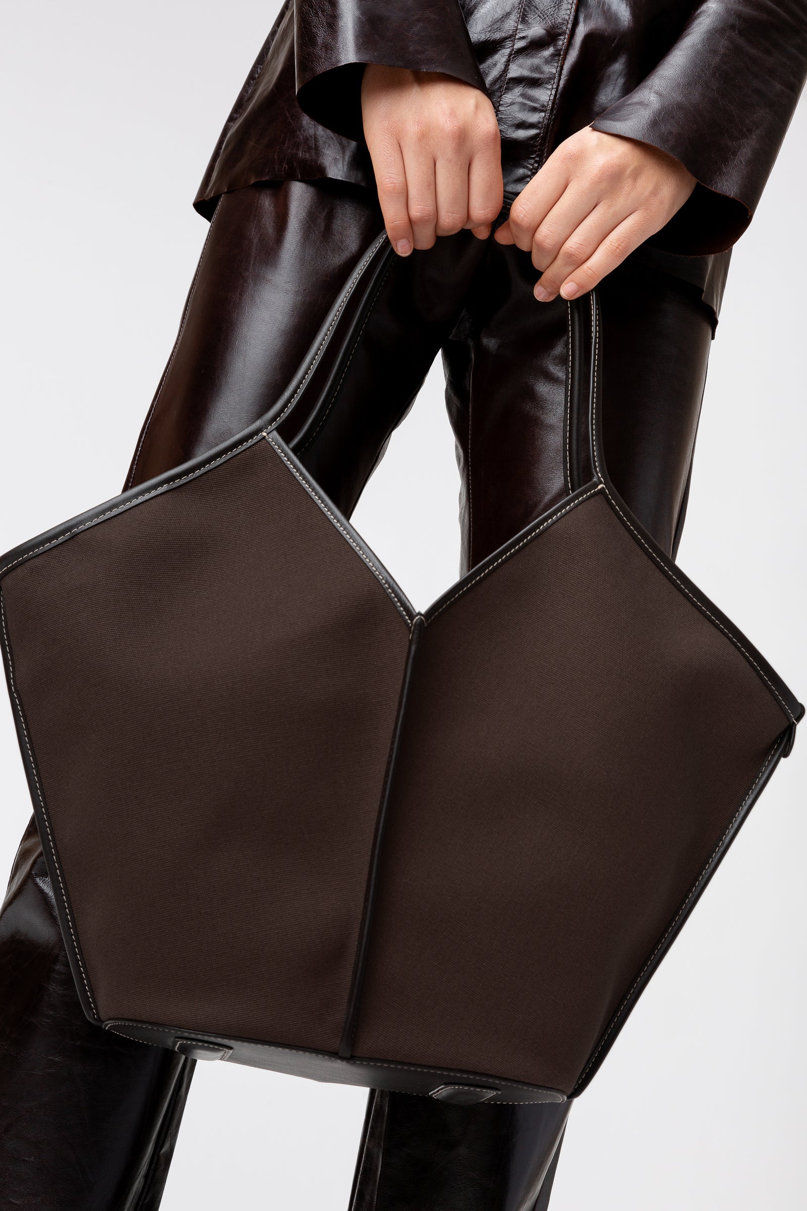 HEREU Calella ダメージ加工 ラージ レザー トート CALELLA DISTRESSED - PREORDER - Leather Tote Bag – Hereu Studio